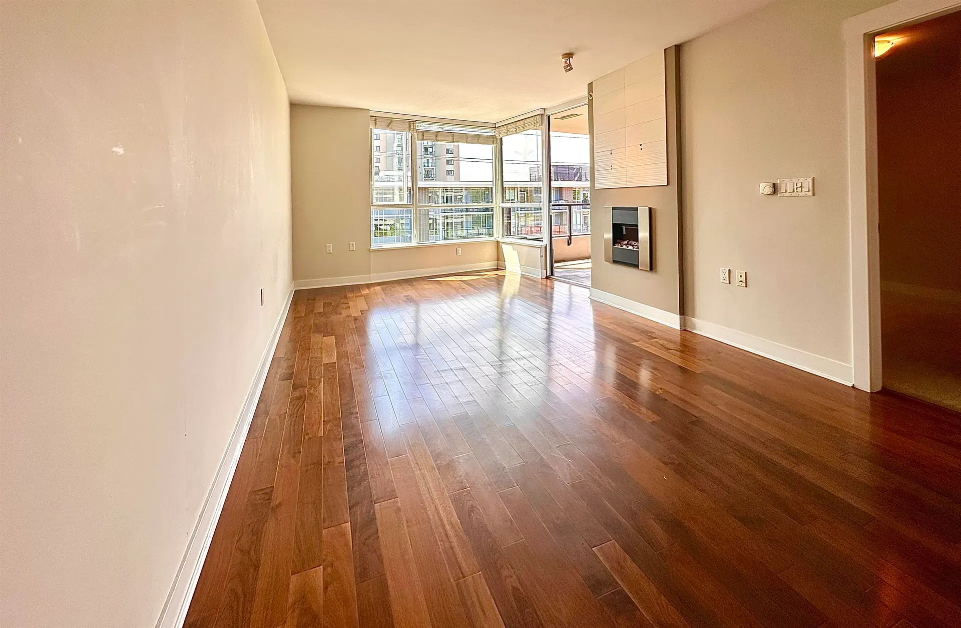 Photo 5 of 24 at #503 – 160 W 3rd Street