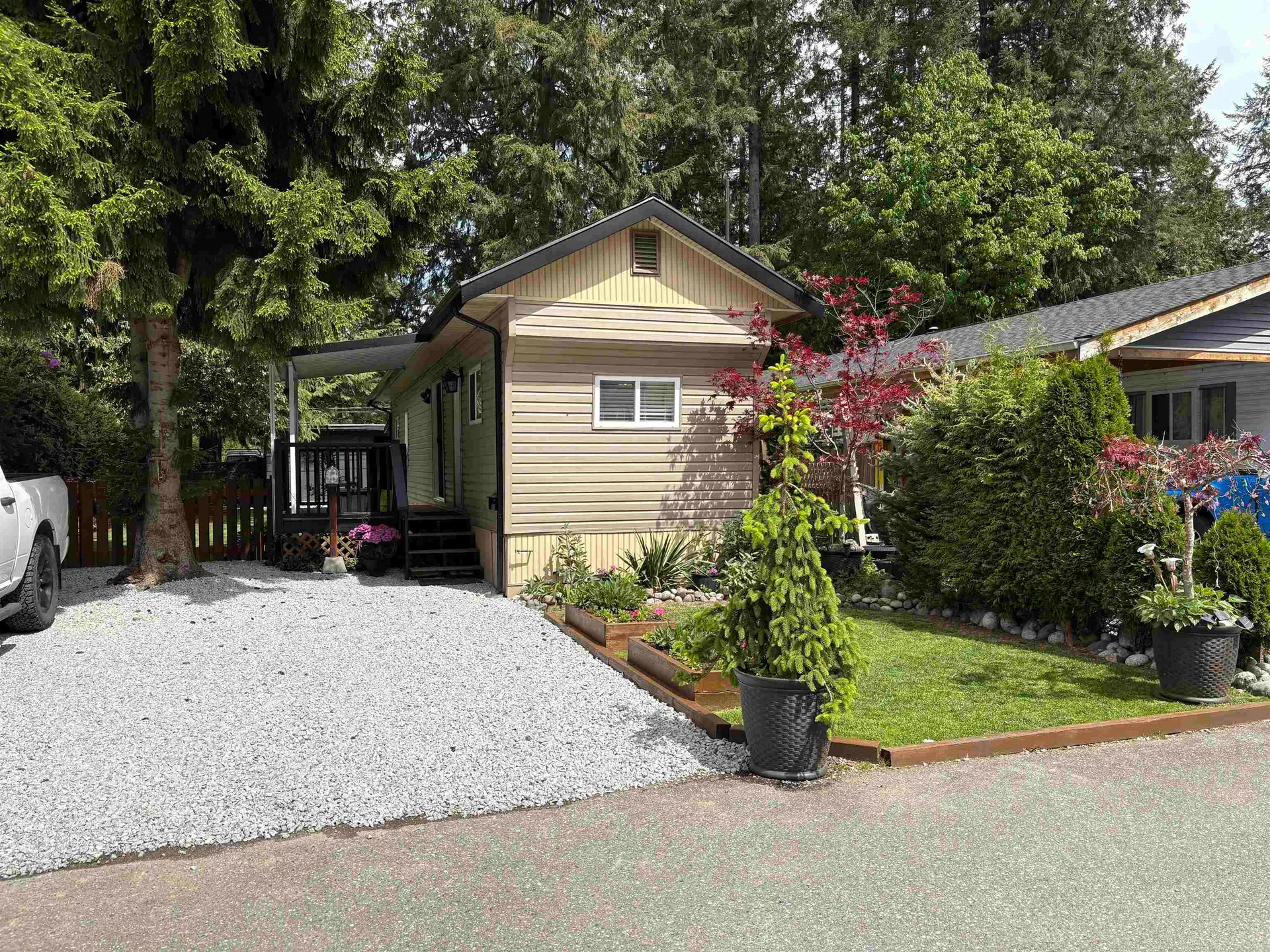 Photo 1 of 10 at #33 – 23325 Calvin Crescent