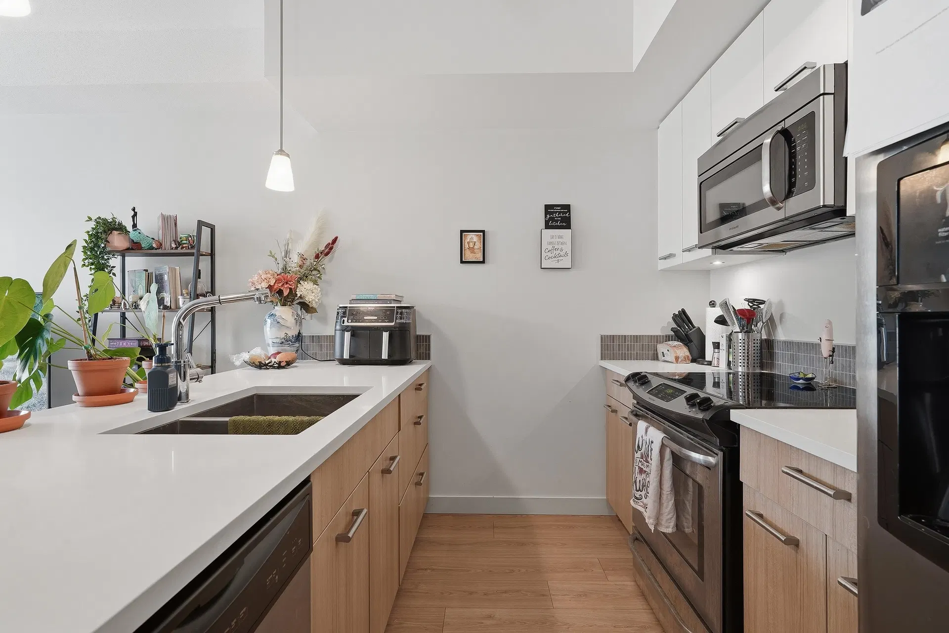 Photo 1 of 25 at #304 – 2214 Kelly Avenue