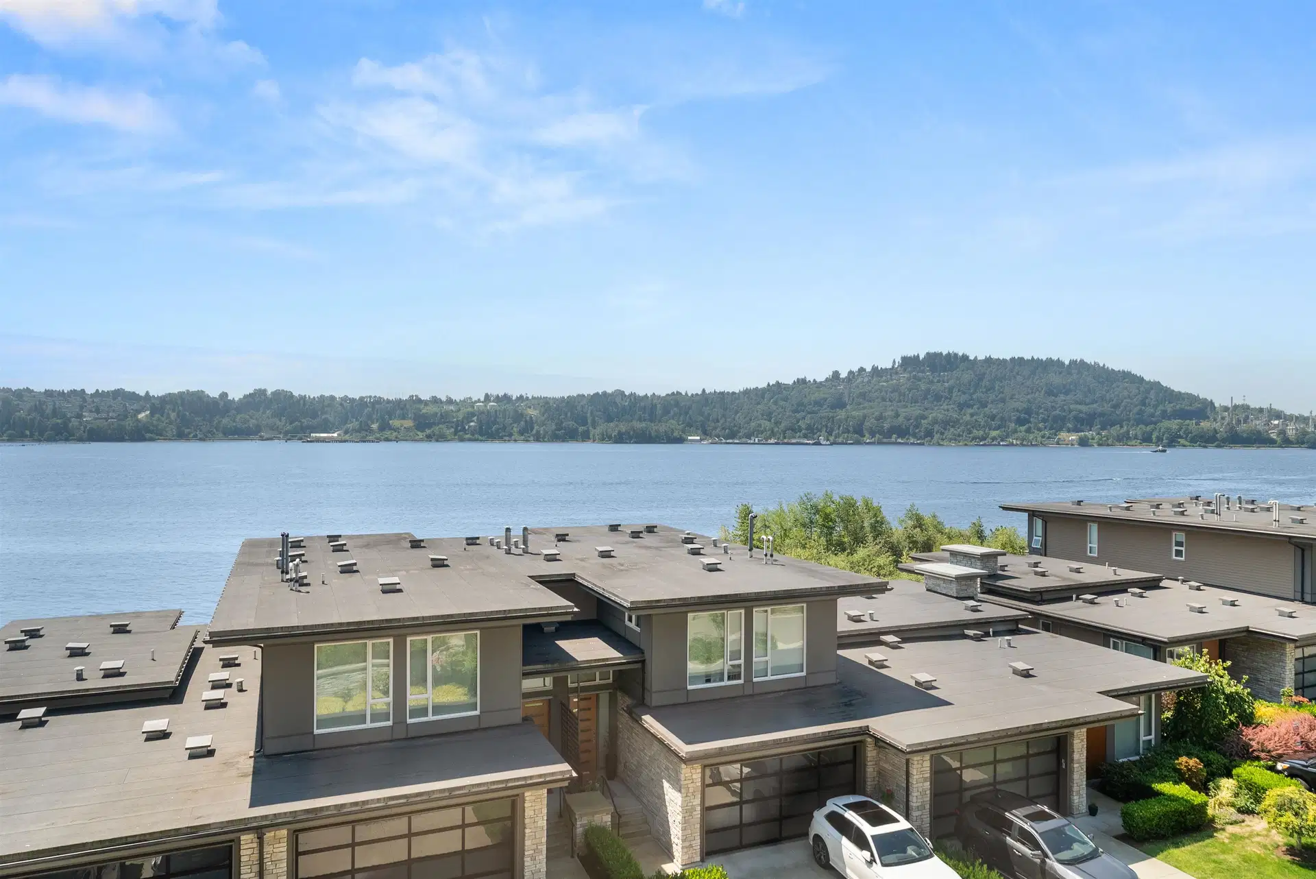 #305 – 3911 Cates Landing Way