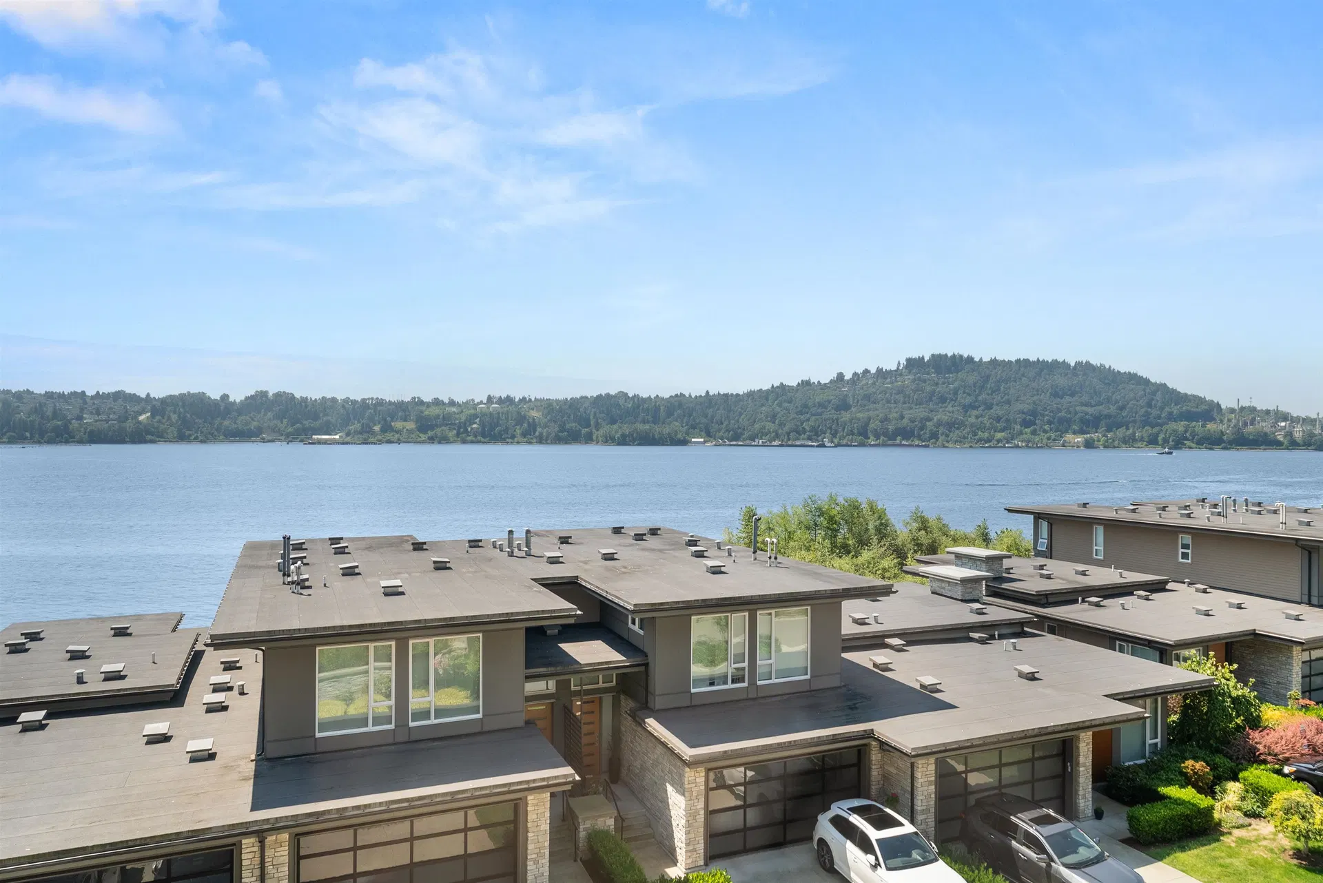 #305 – 3911 Cates Landing Way