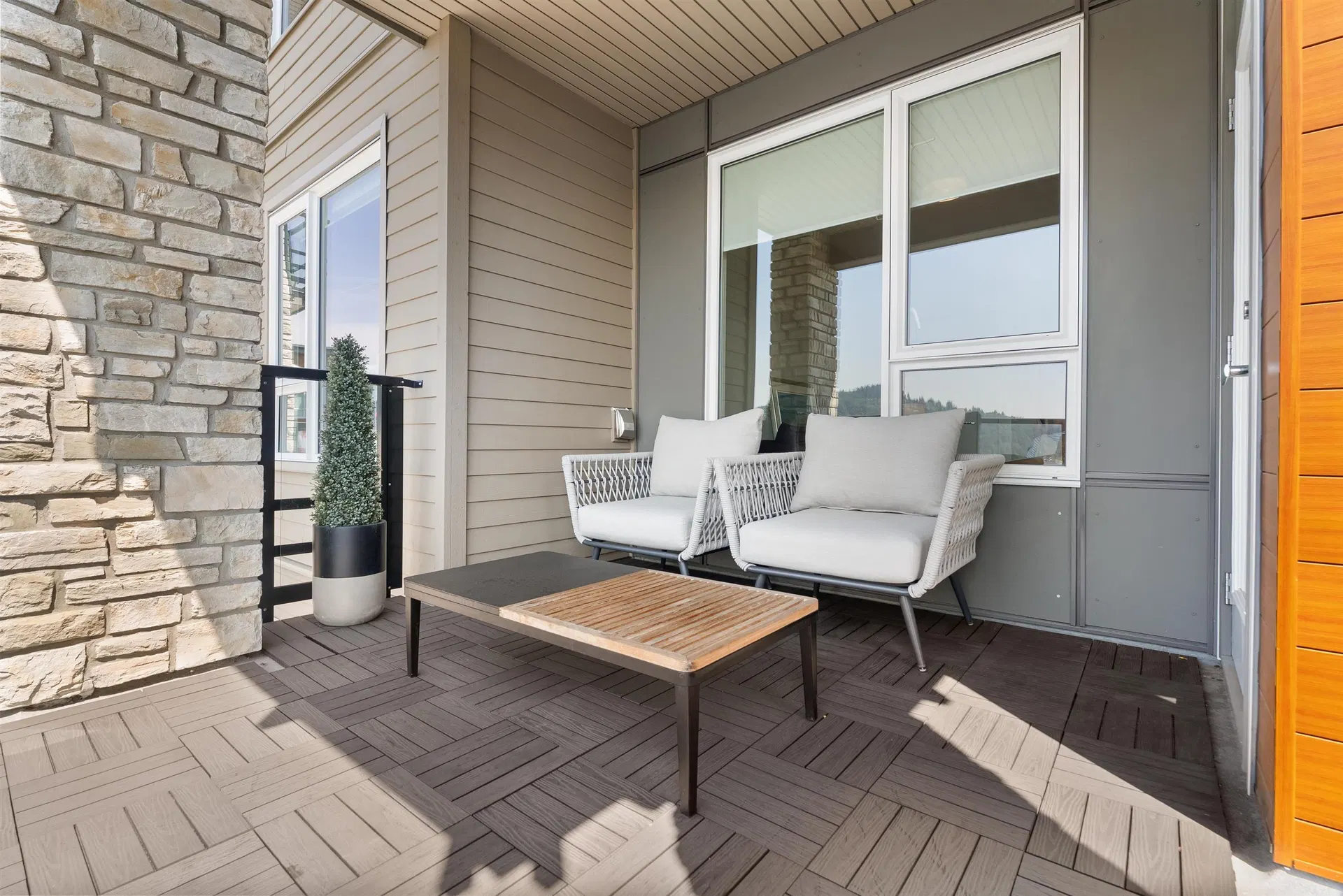 Photo 5 of 39 at #305 – 3911 Cates Landing Way