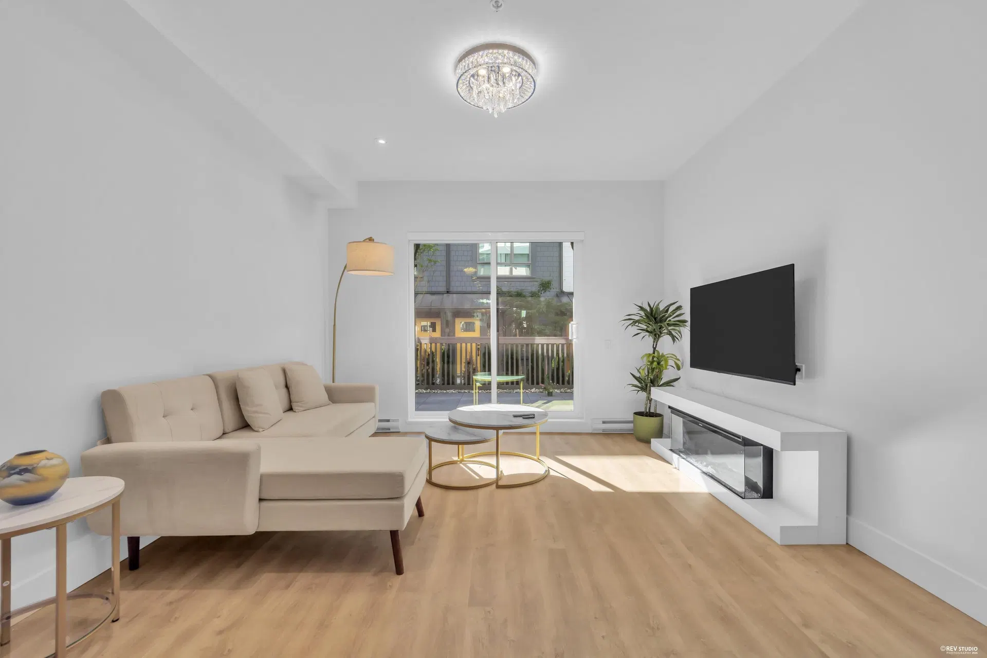 Photo 5 of 40 at #103 – 2320 Emery Court