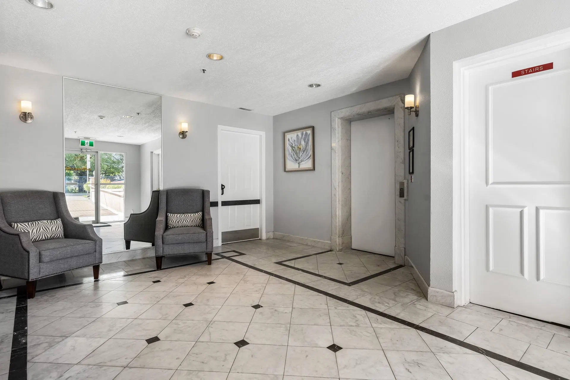 Photo 4 of 33 at #305 – 8985 Mary Street