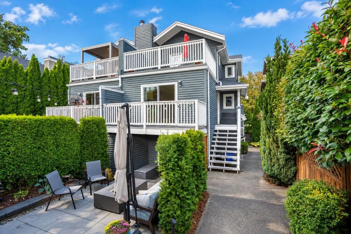 Photo 5 of 38 at 174 W 16th Avenue