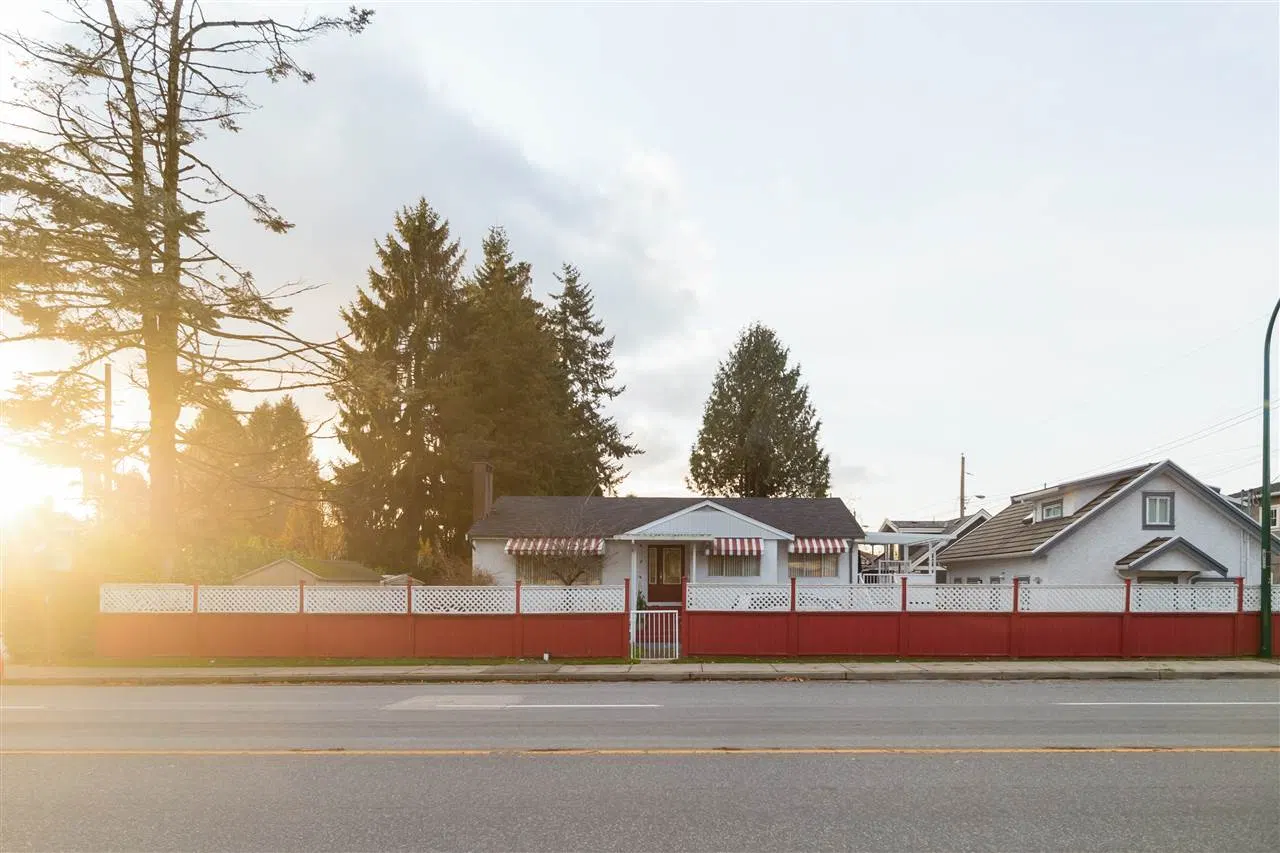 Photo 1 of 8 at 5675 Rupert Street