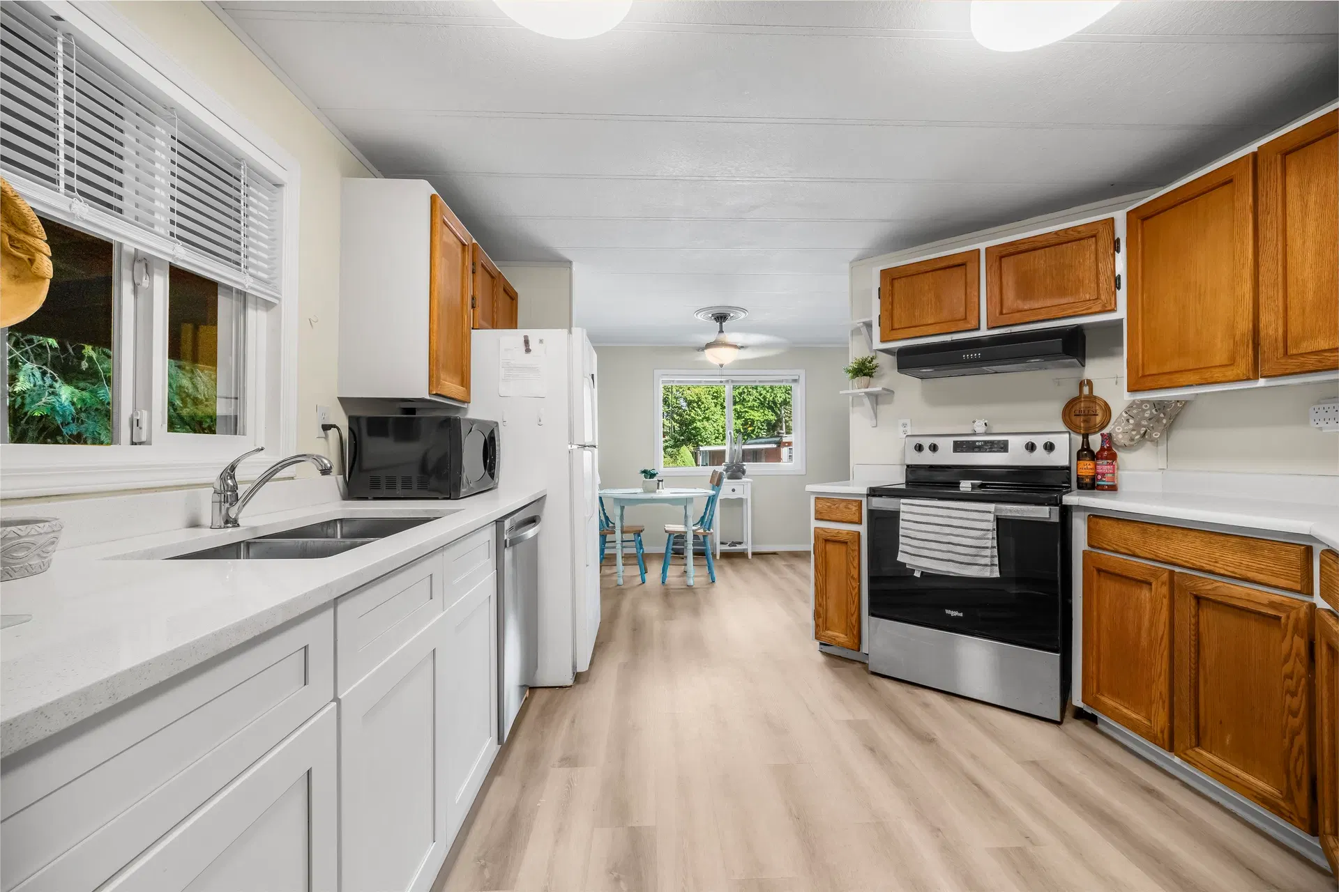 Photo 3 of 40 at #3 – 6280 King George Boulevard