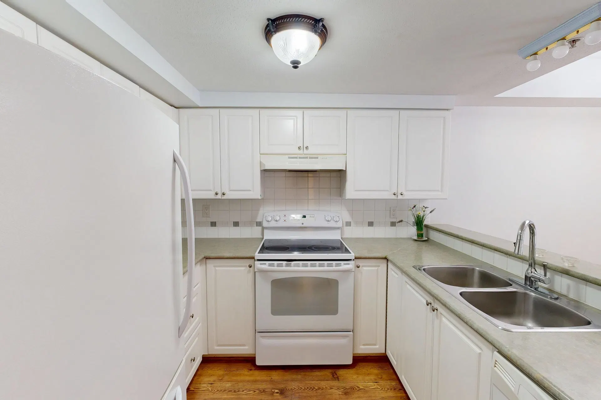 Photo 5 of 19 at #104 – 211 Twelfth Street
