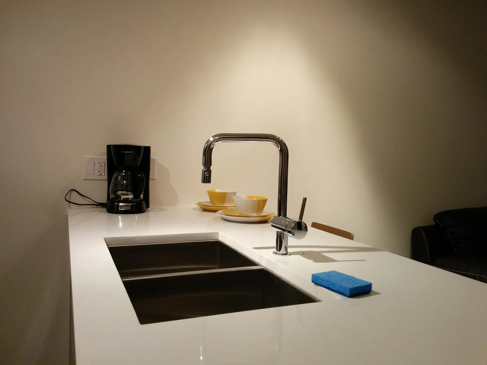 Photo 5 of 7 at #511 – 1009 Harwood Street