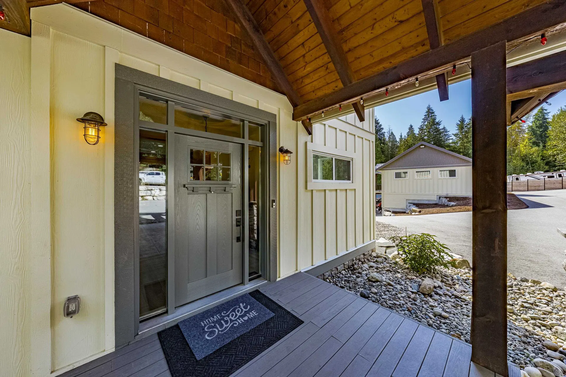 Photo 5 of 40 at 10062 Charlong Terrace