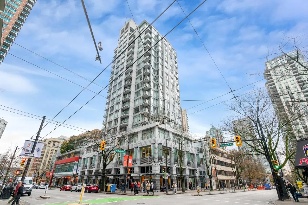 #1201 – 480 Robson Street