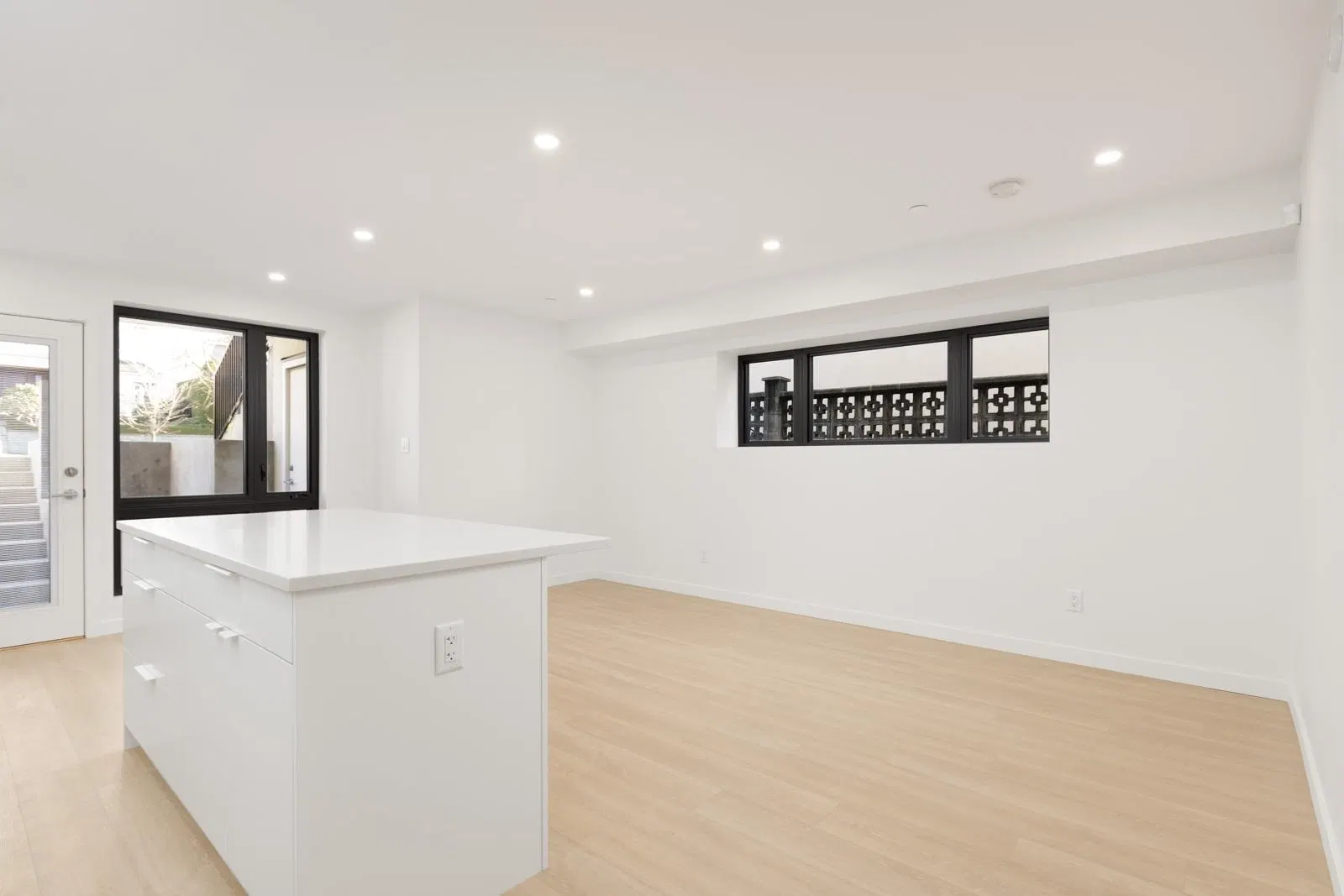 Photo 5 of 10 at 5449 Columbia Street