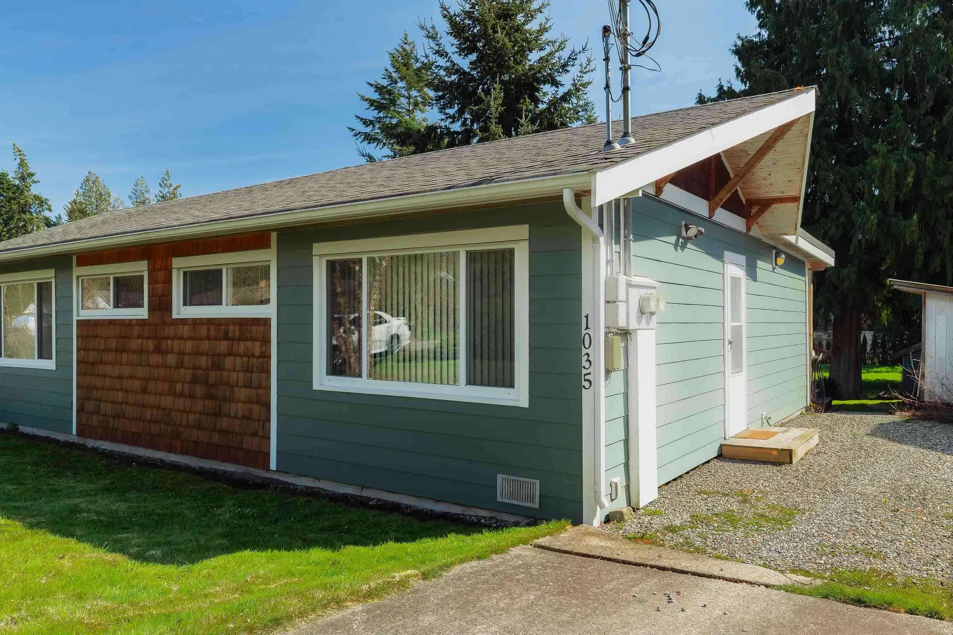 Photo 1 of 35 at 1035 Rosamund Road