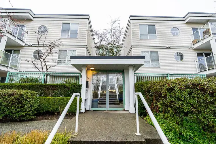 #74 – 2733 Kent Avenue North Avenue