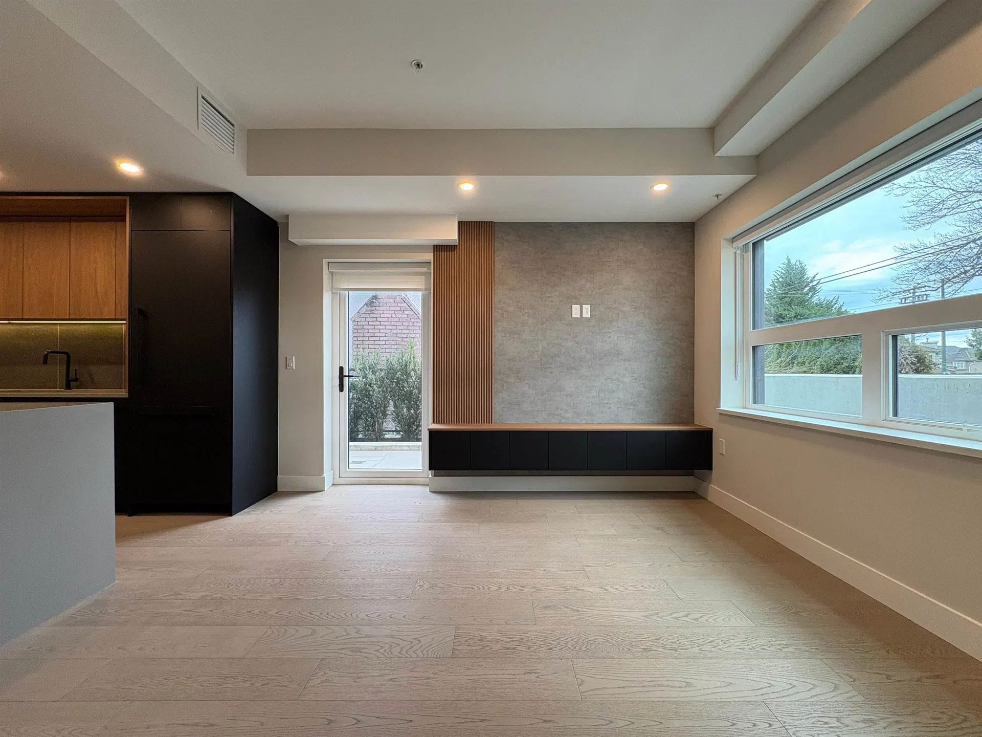 Photo 1 of 12 at 125 W 41st Avenue