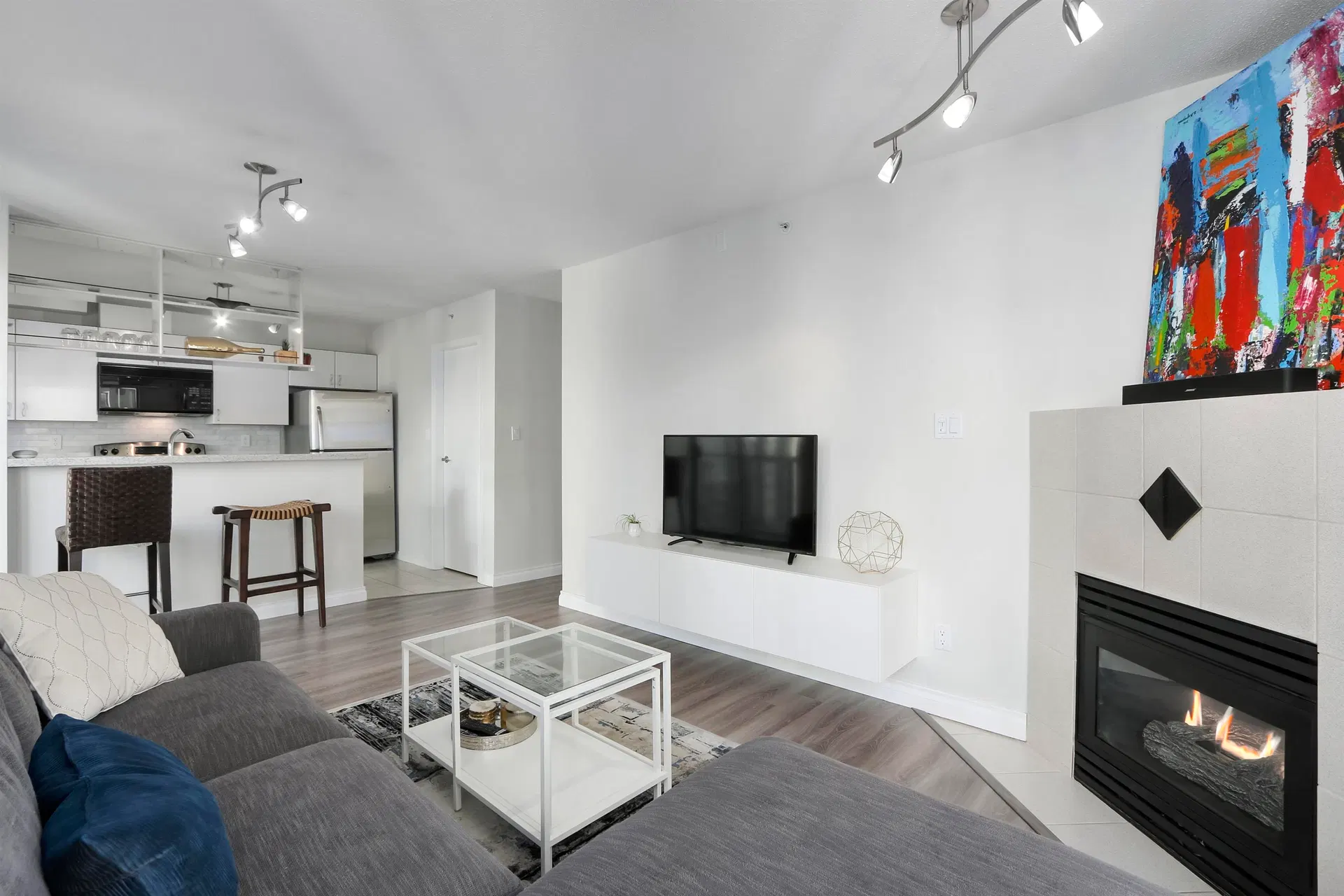 Photo 5 of 27 at #1502 – 939 Homer Street