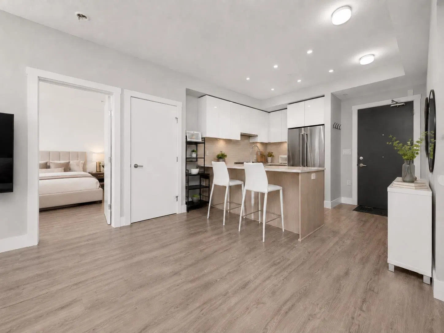 Photo 3 of 28 at #309 – 3588 Sawmill Crescent