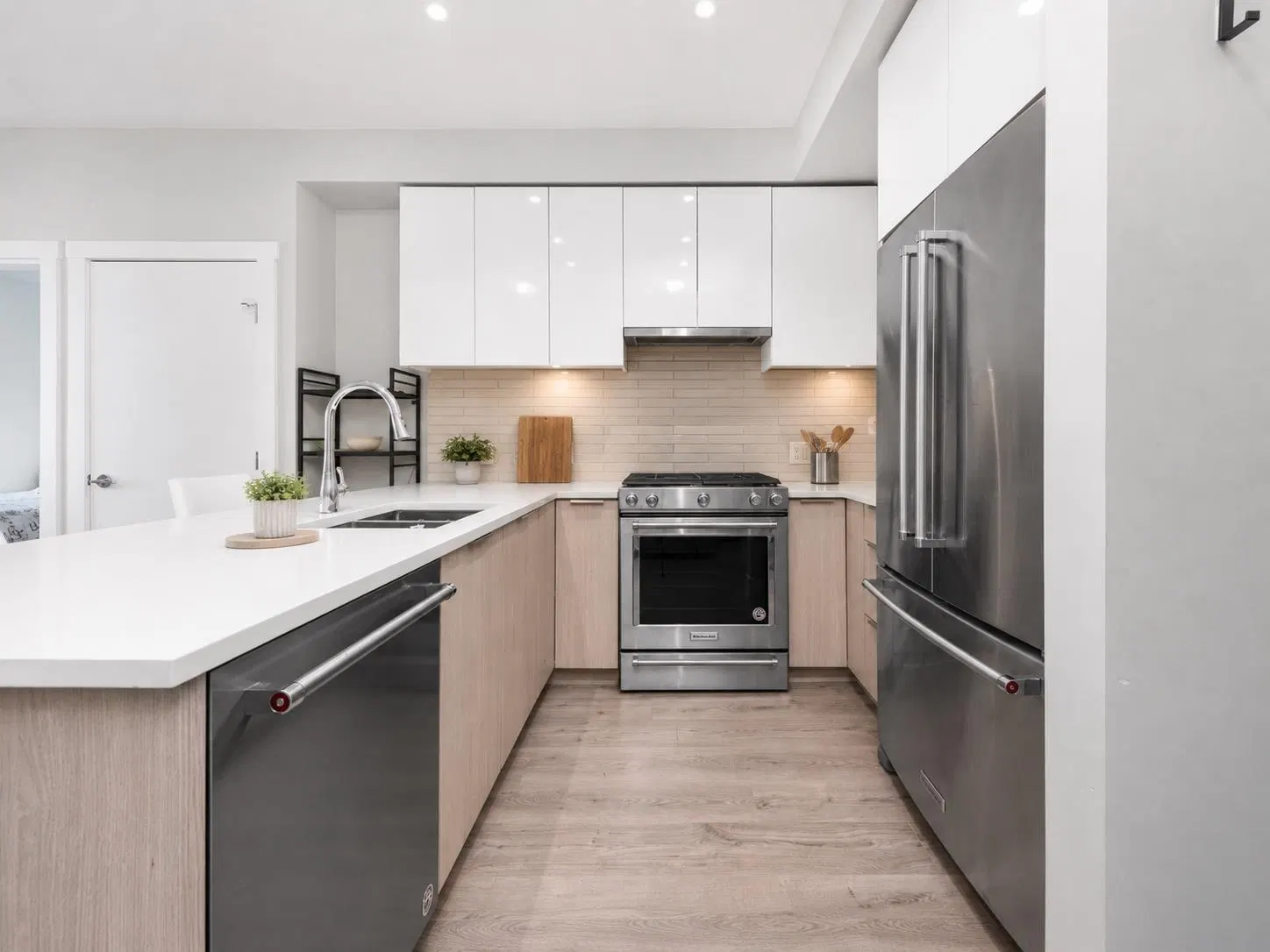Photo 4 of 28 at #309 – 3588 Sawmill Crescent