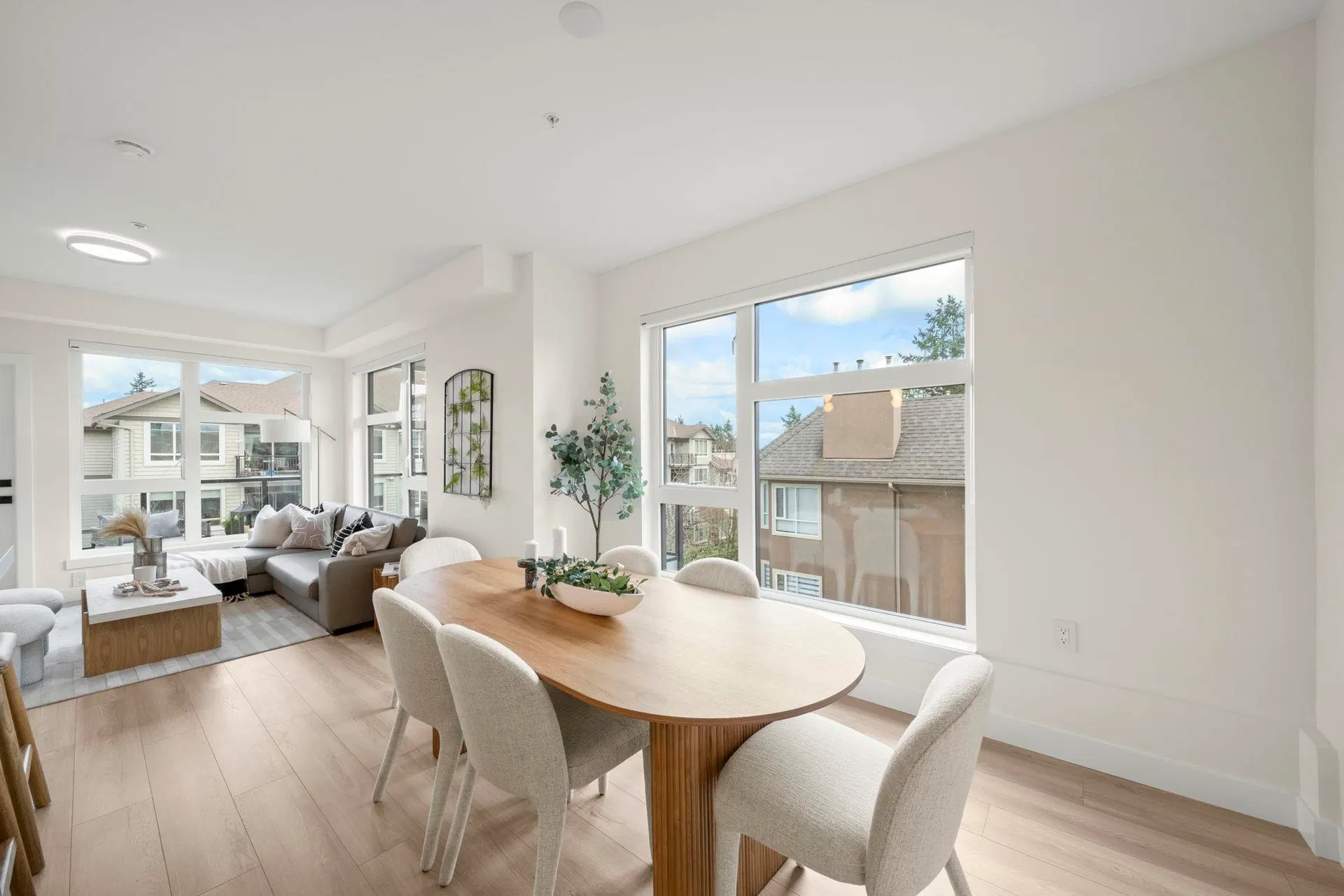 Photo 3 of 40 at #304 – 15353 17 Avenue