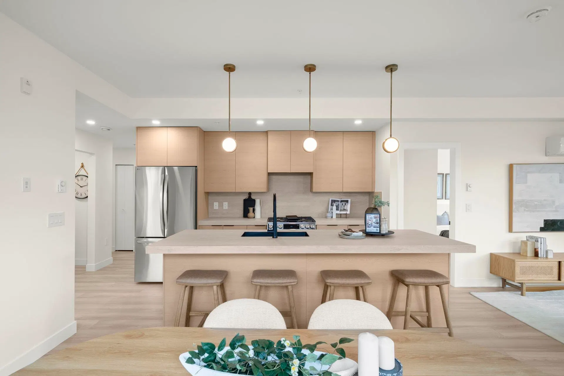 Photo 5 of 40 at #304 – 15353 17 Avenue
