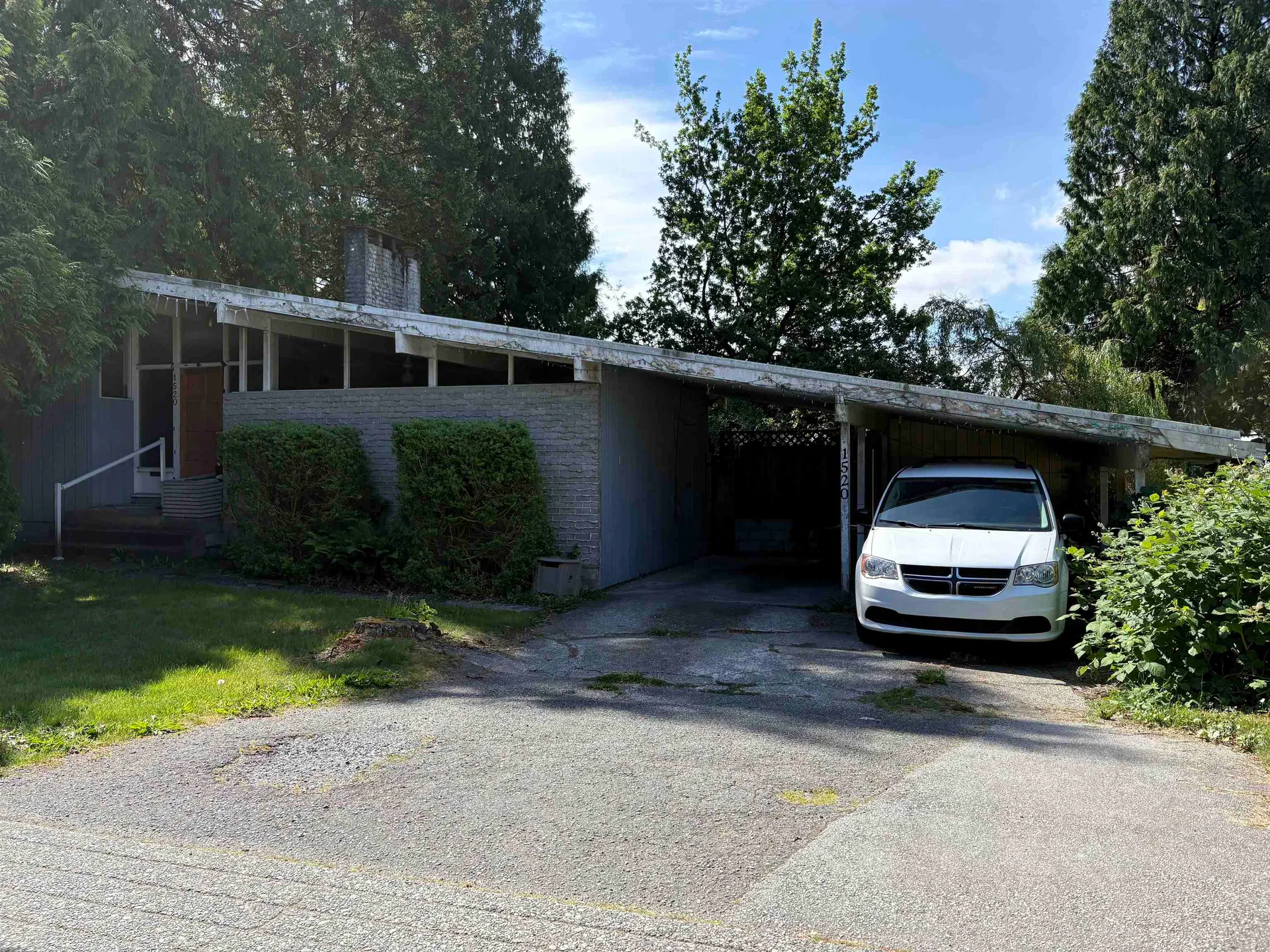 Photo 1 of 1 at 1520 Winslow Avenue