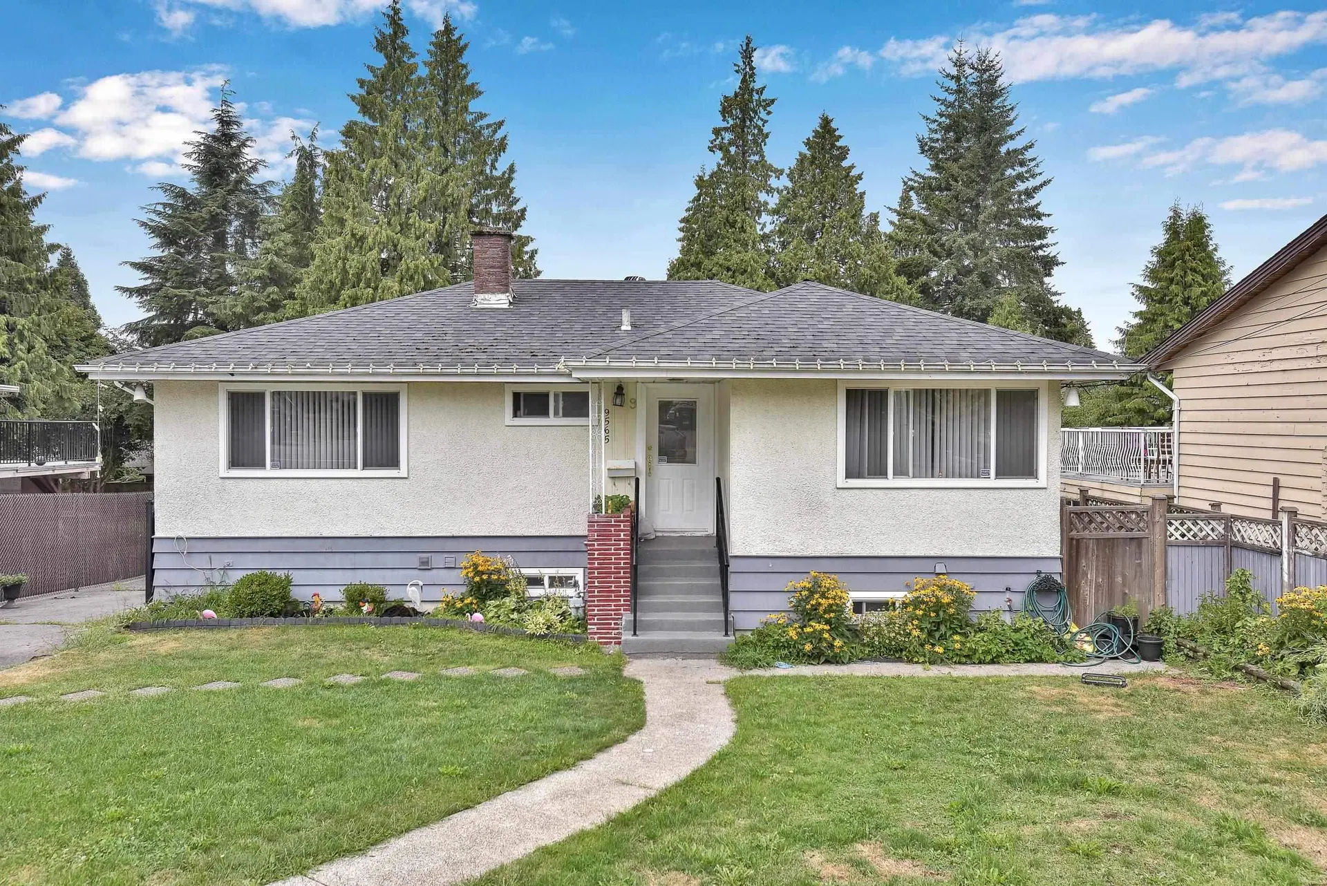 Photo 1 of 6 at 9565 116 Street
