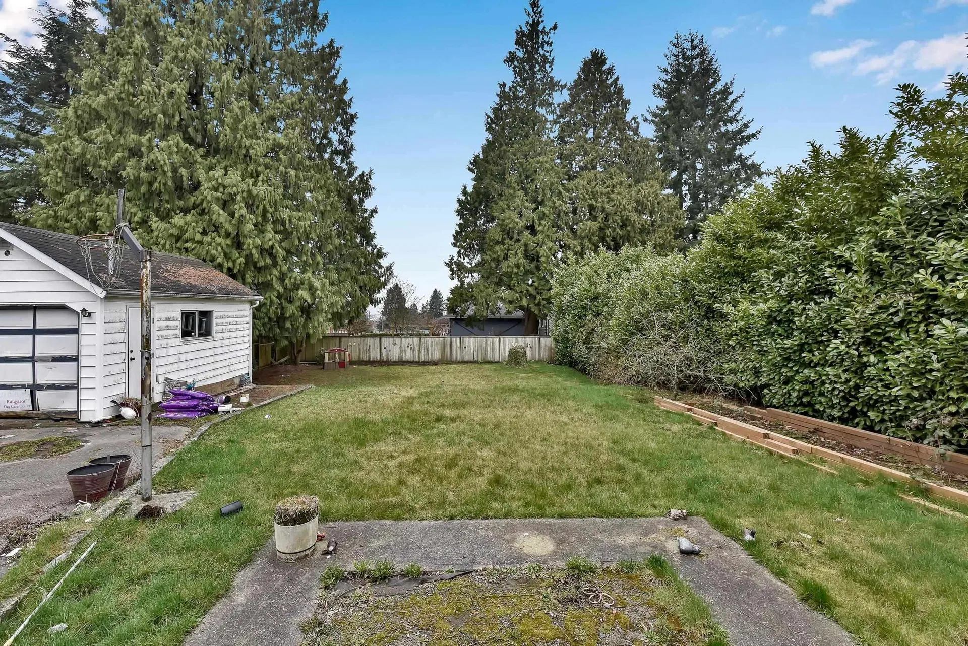Photo 2 of 6 at 9565 116 Street