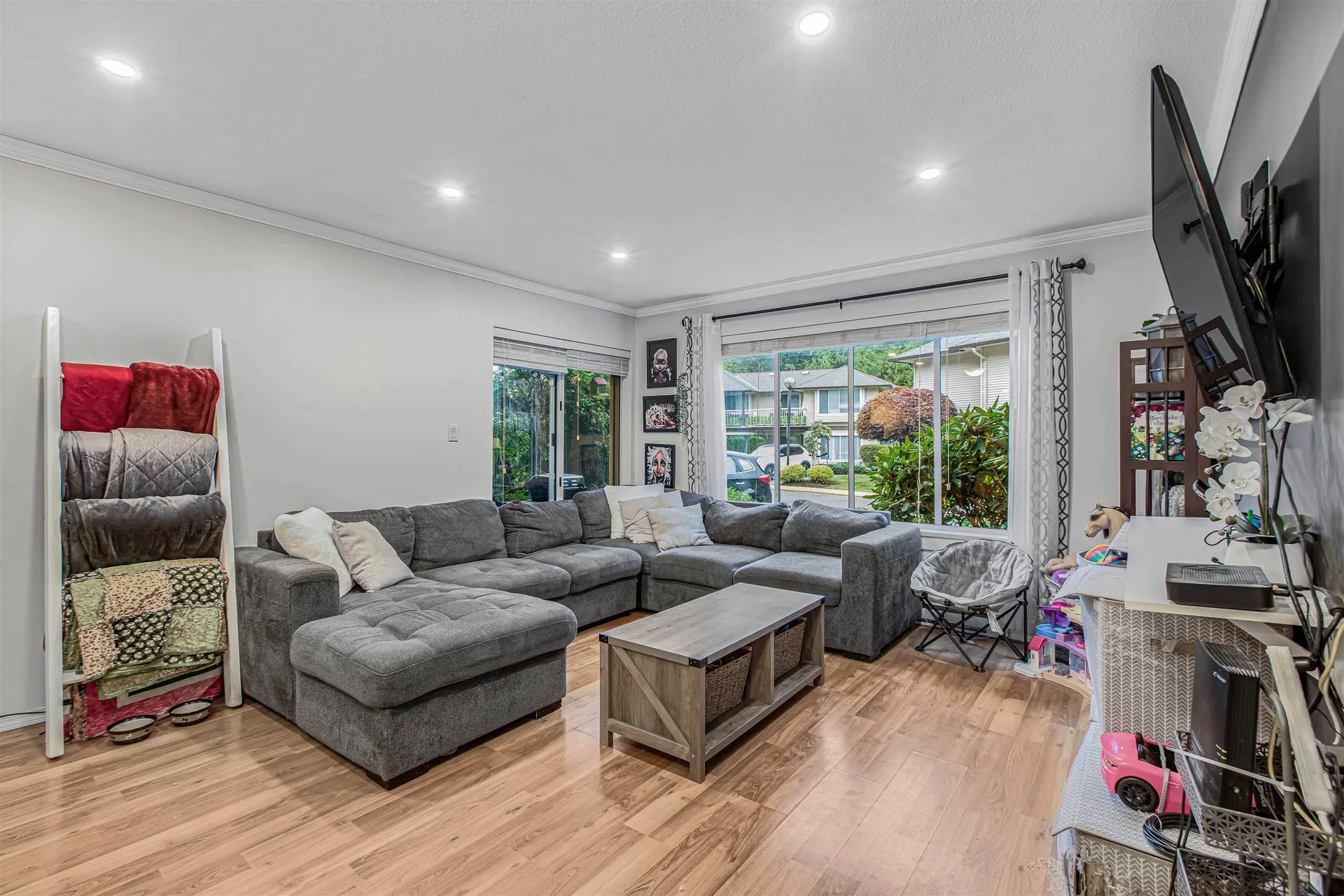 Photo 1 of 30 at #1003 – 1750 Mckenzie Road