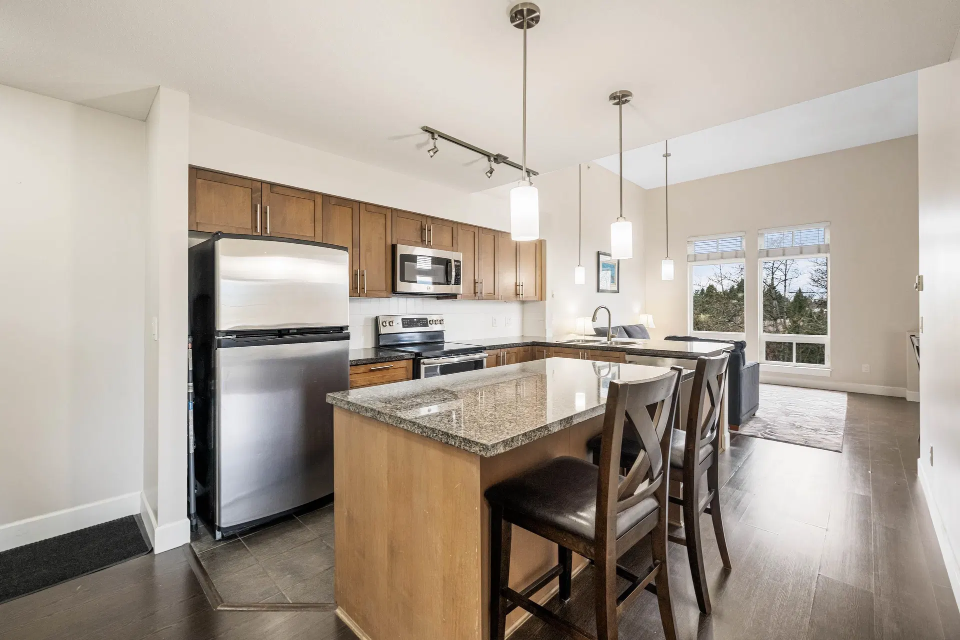 Photo 4 of 39 at #406 – 12283 224 Street