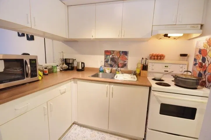 Photo 5 of 17 at #225 – 8120 Colonial Drive