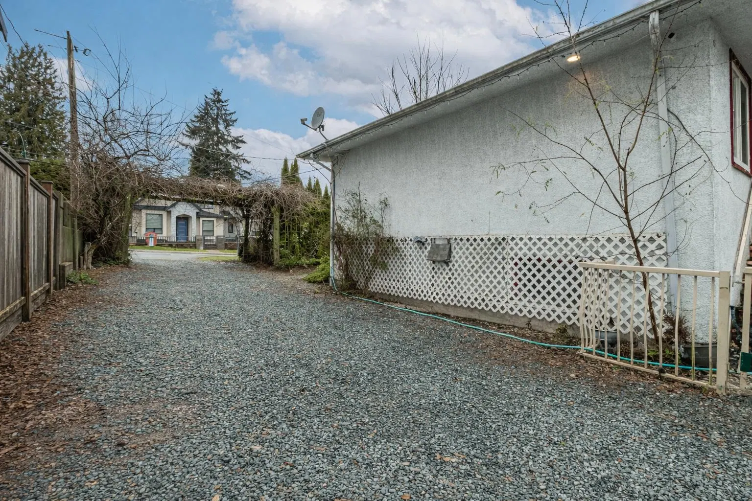 Photo 4 of 8 at 4856 Smith Avenue