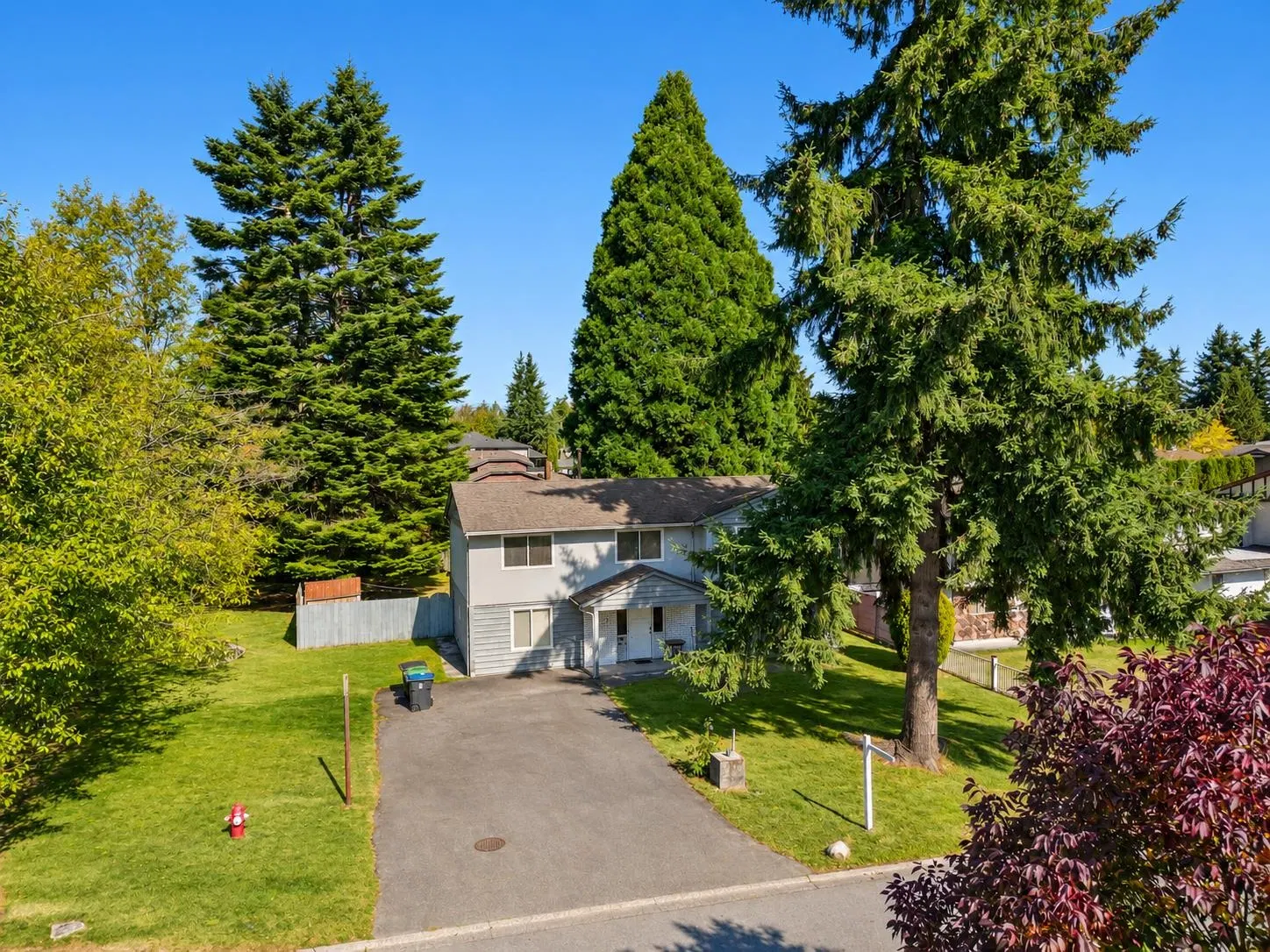 Photo 4 of 11 at 12513 91 Avenue