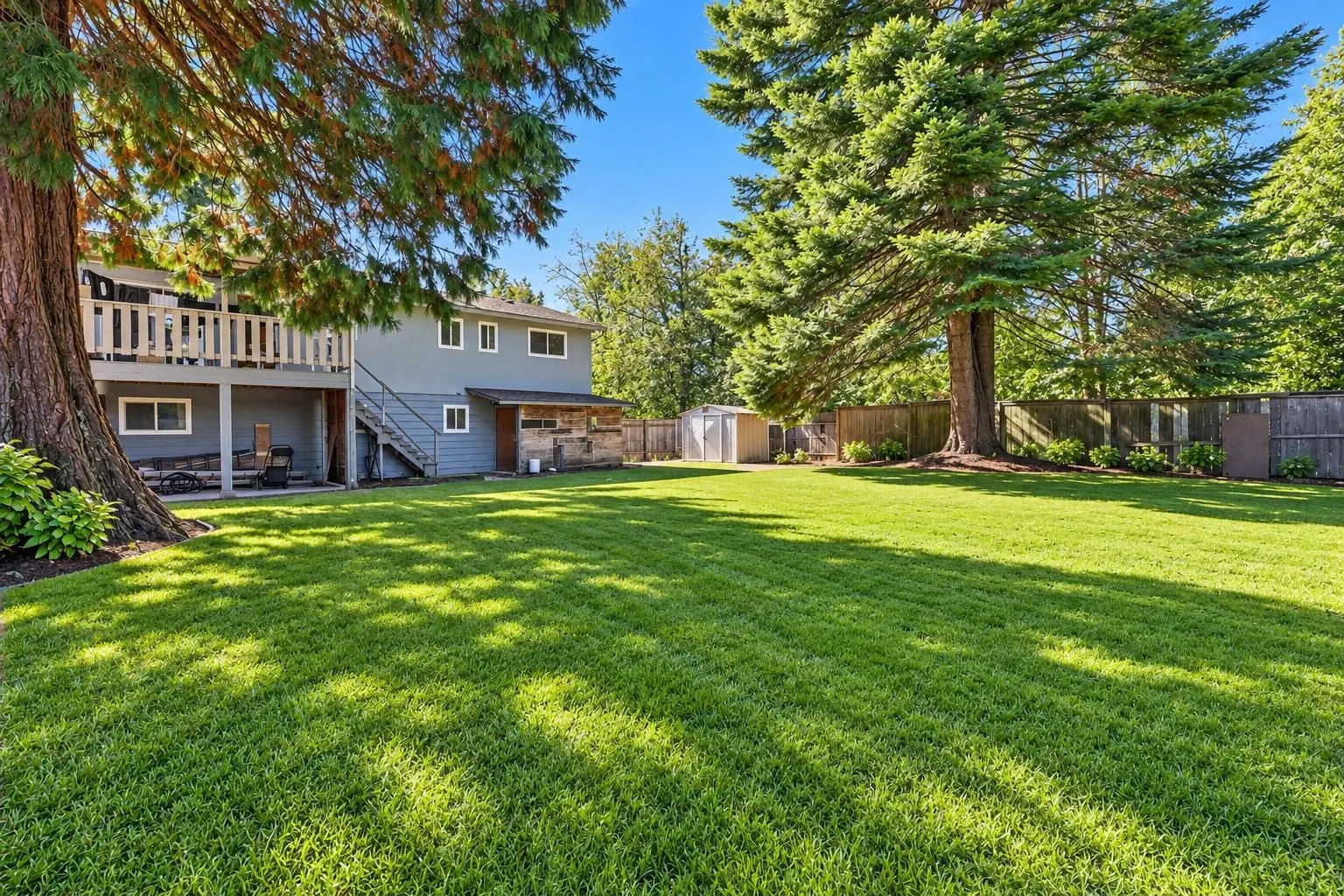 Photo 5 of 11 at 12513 91 Avenue