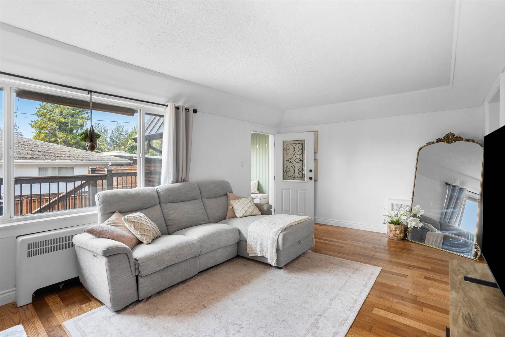 Photo 5 of 40 at 46307 Riverside Drive