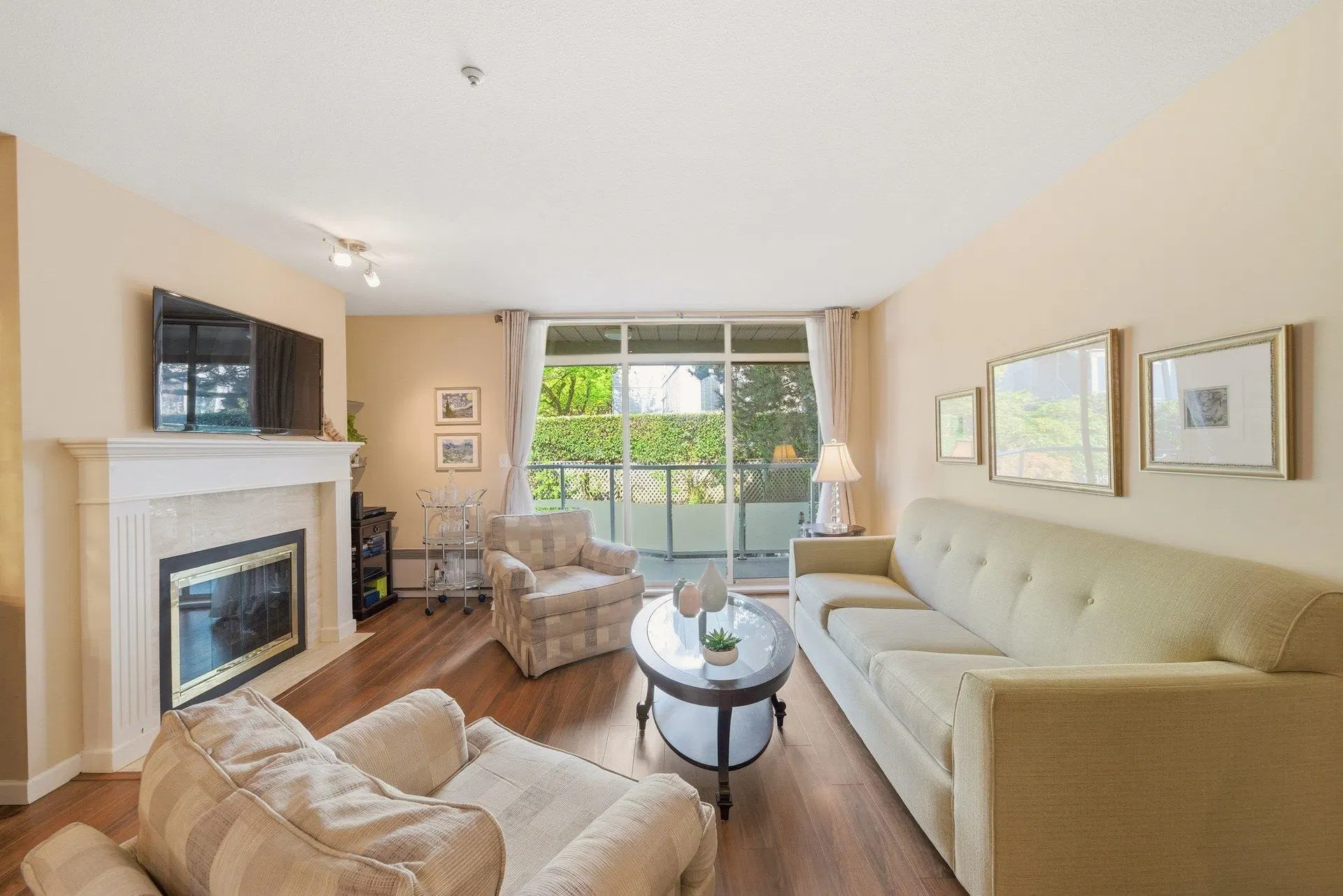 Photo 4 of 34 at #304 – 48 Richmond Street