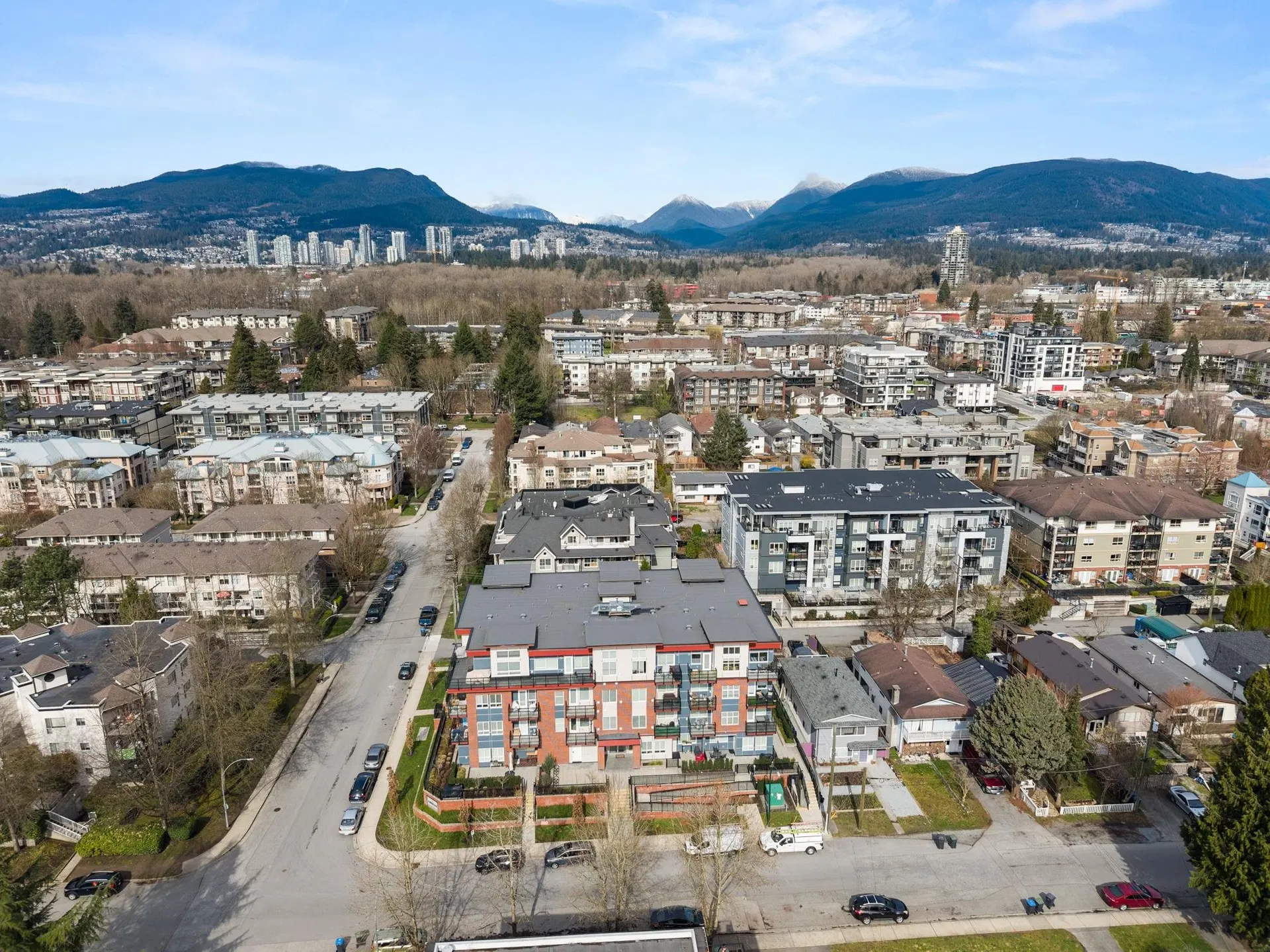 Photo 2 of 38 at #206 – 2389 Hawthorne Avenue