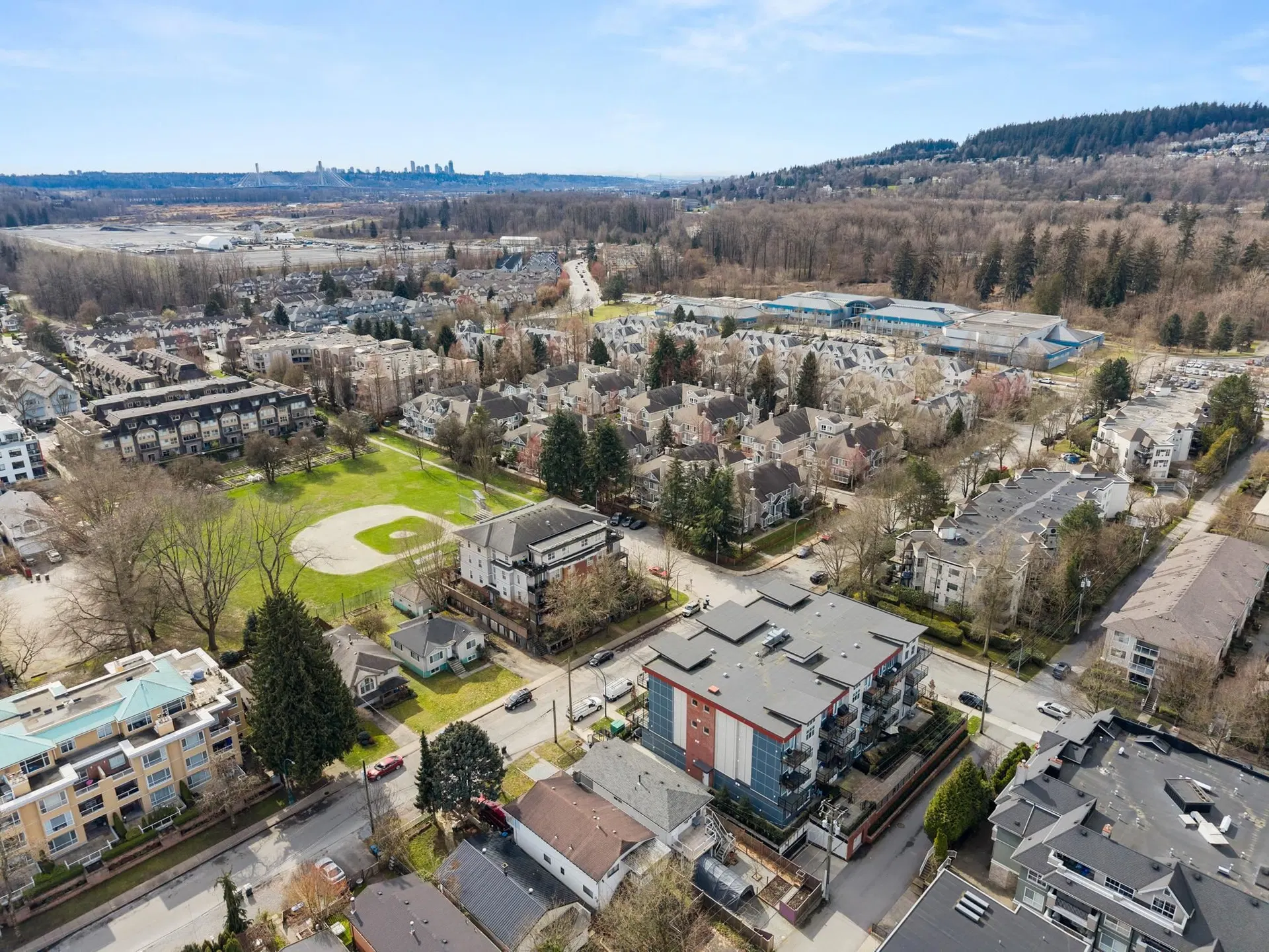 Photo 4 of 38 at #206 – 2389 Hawthorne Avenue
