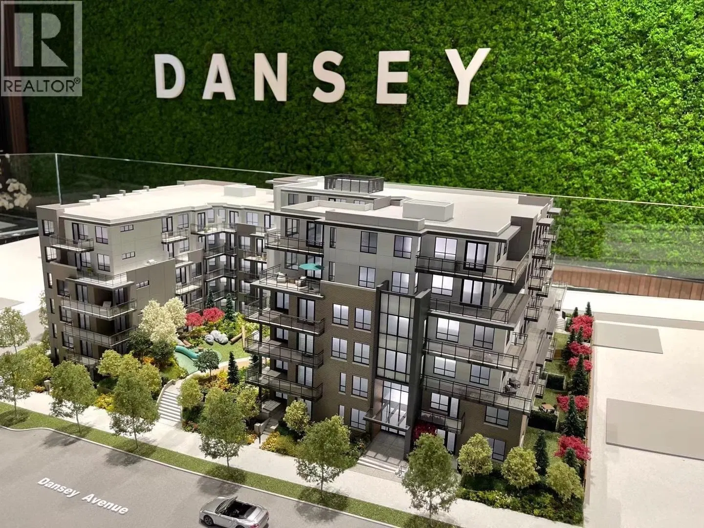 Photo 2 of 4 at #505 – 599 Dansey Street