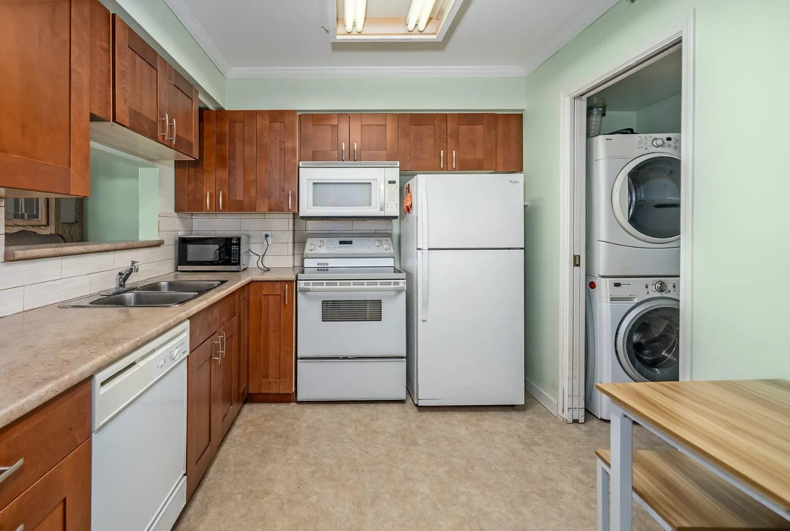 Photo 3 of 37 at #206 – 1180 Pinetree Way