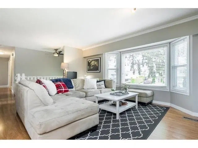 Photo 4 of 23 at 18120 58a Avenue