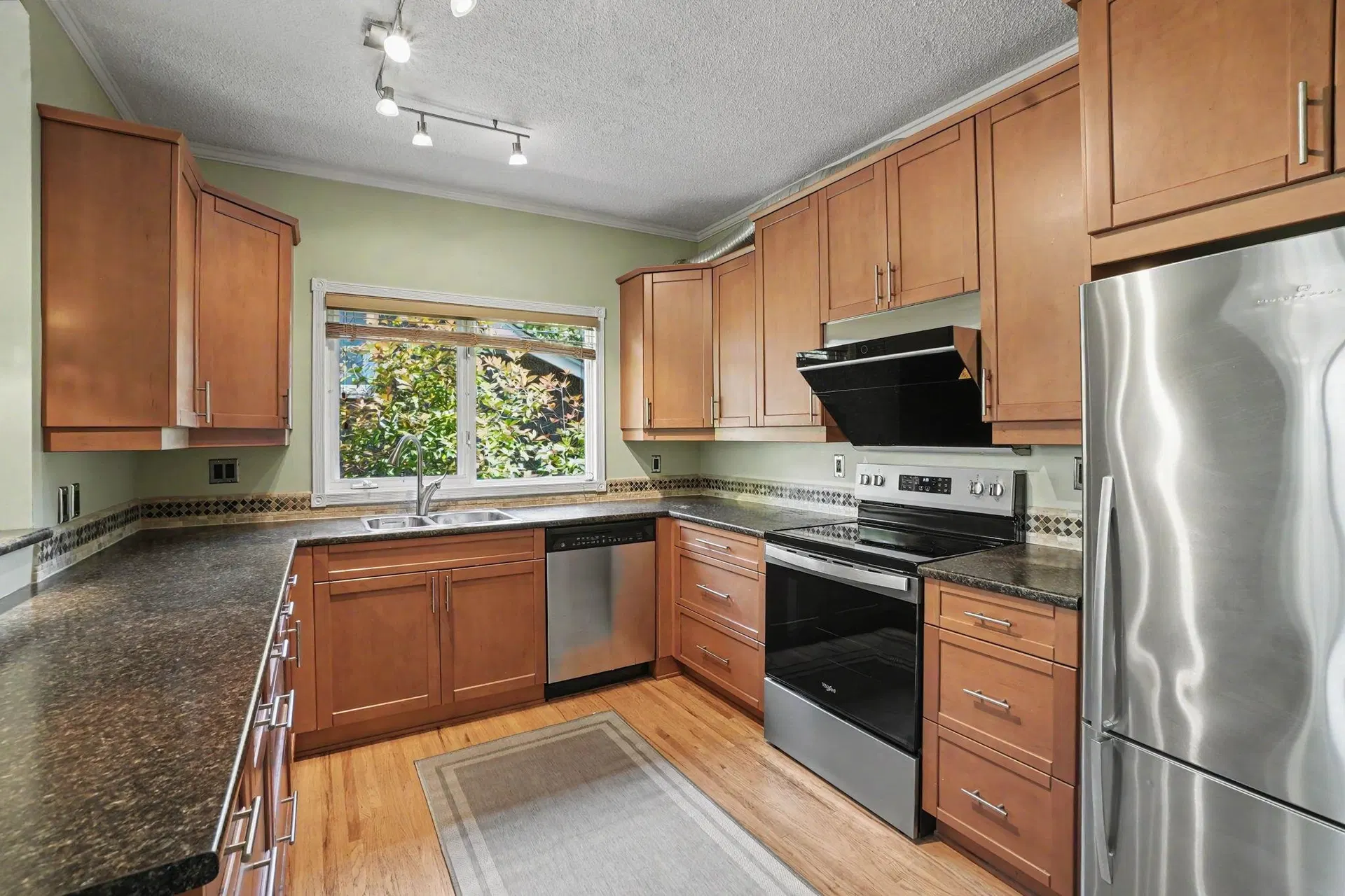 Photo 5 of 30 at 1868 W 15th Avenue