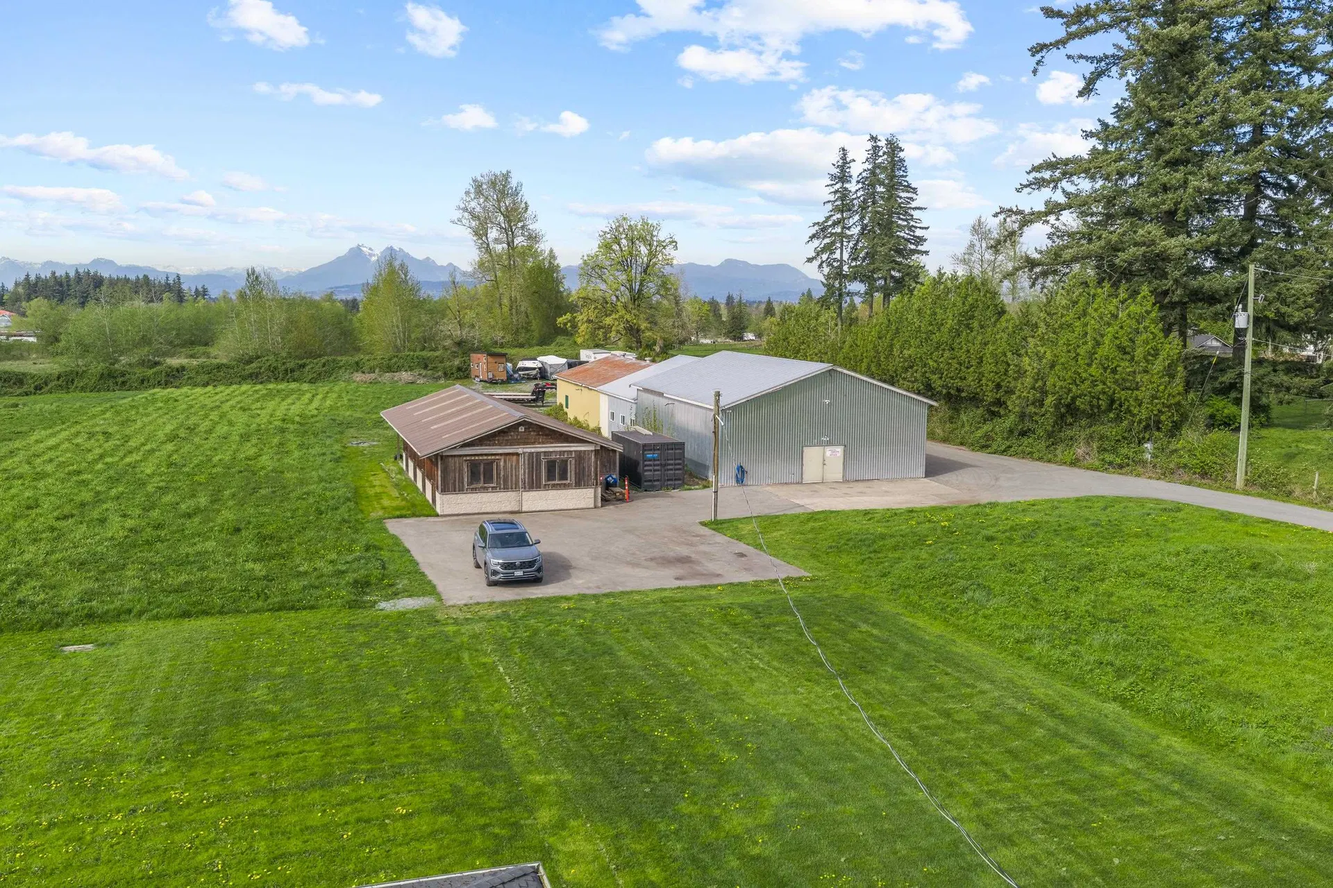 Photo 3 of 40 at 24985 32 Avenue