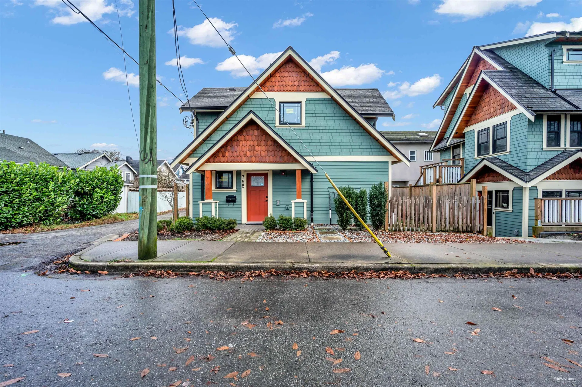 Photo 2 of 23 at 768 Garden Dr,  Bc