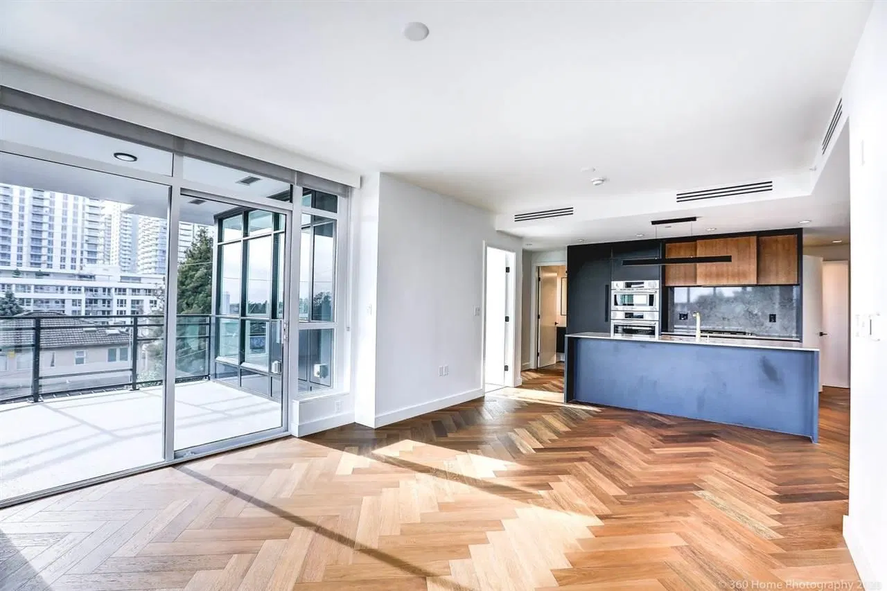 Photo 5 of 13 at #204 – 458 W 63rd Avenue