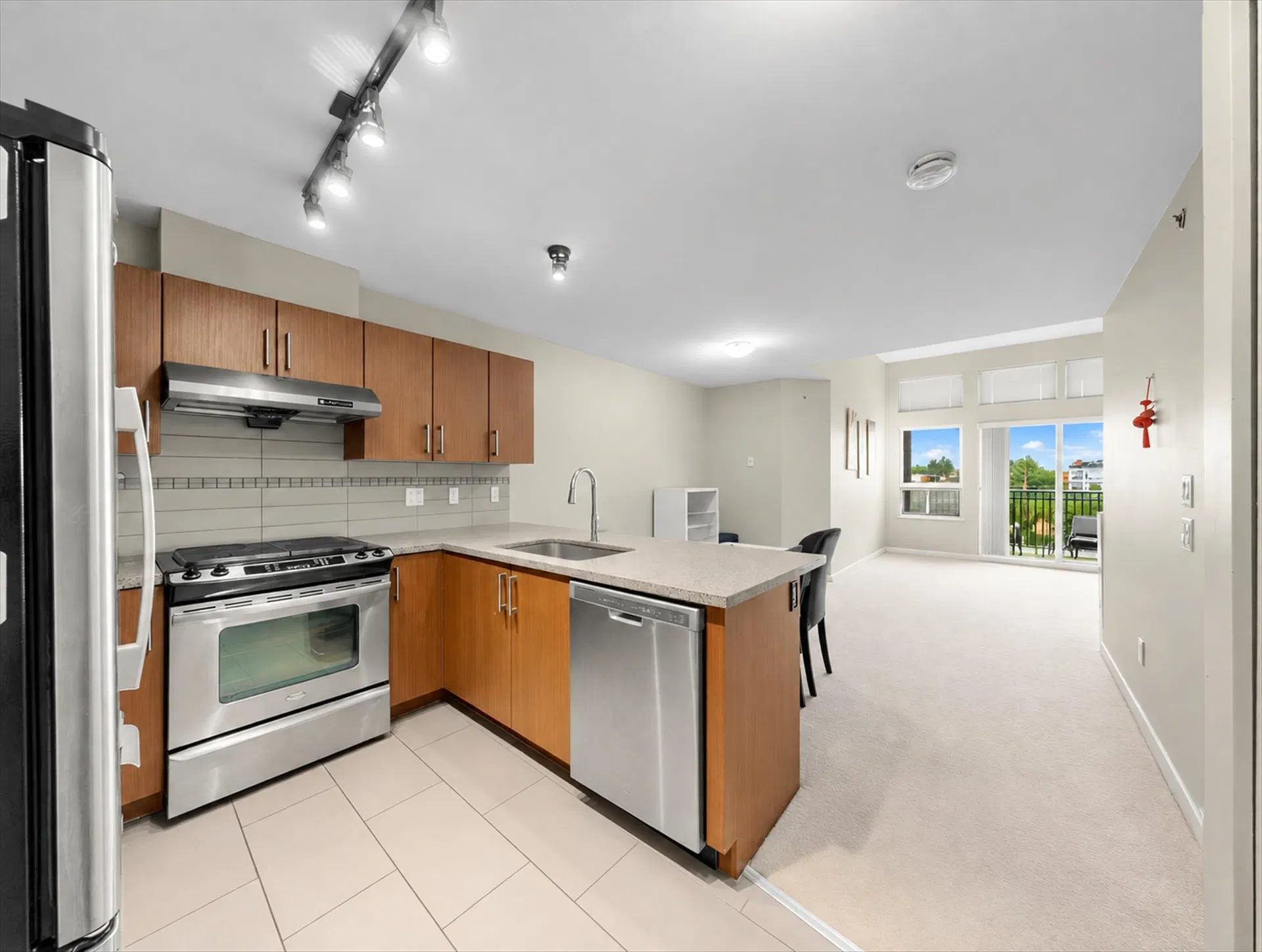 #422 – 6828 Eckersley Road