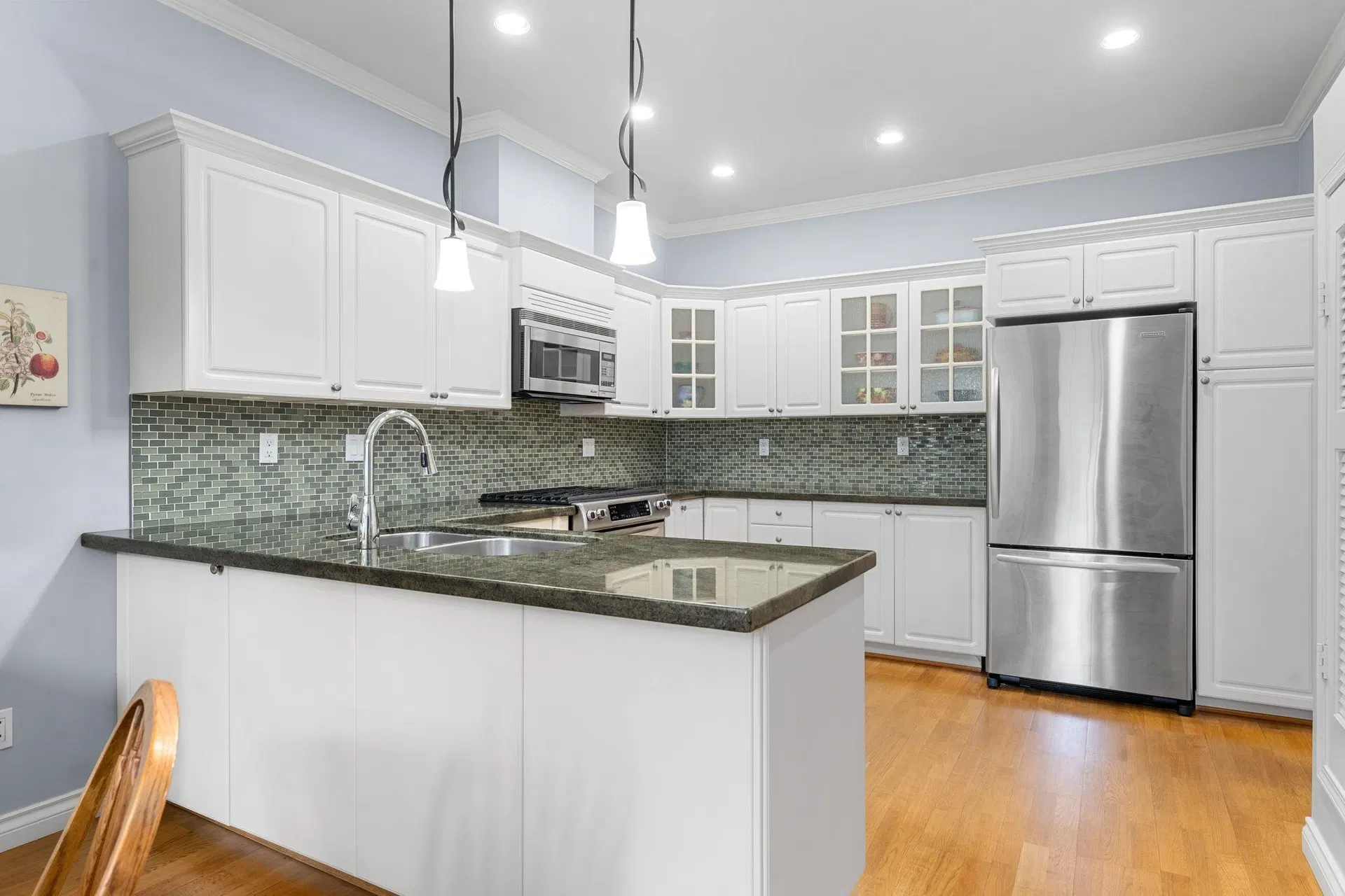 Photo 5 of 40 at #41 – 2533 152 Street