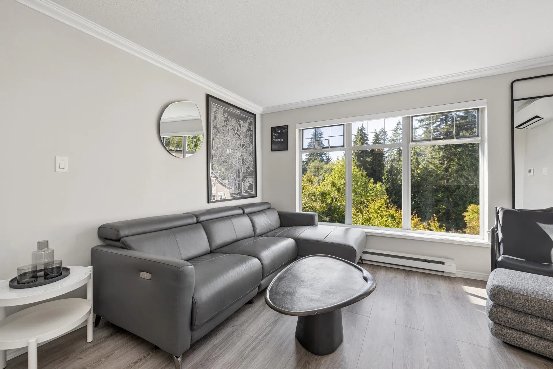 Photo 3 of 30 at #201 – 1140 Strathaven Drive