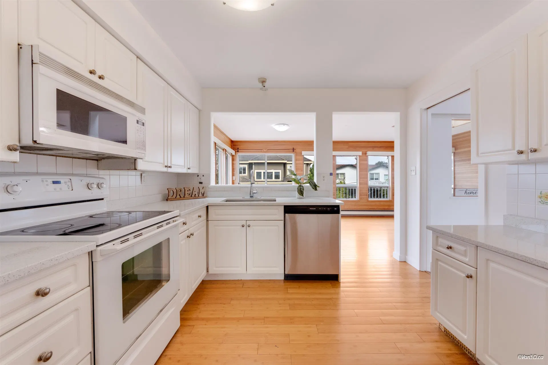 Photo 5 of 29 at 10351 Amethyst Avenue