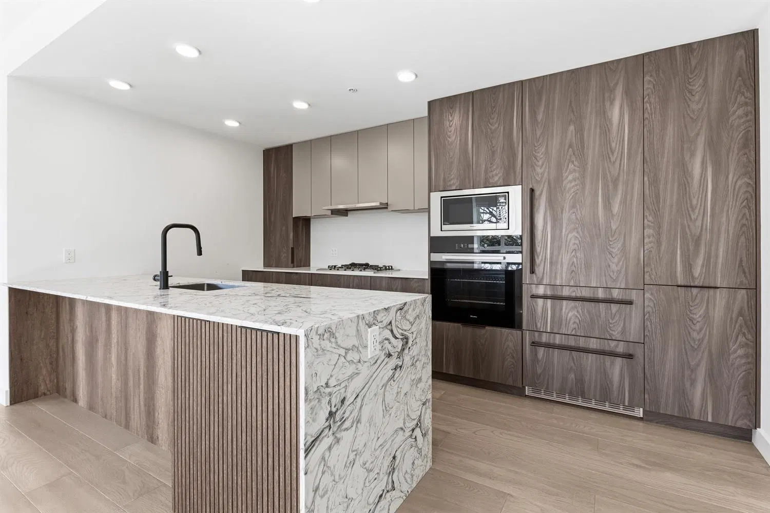 Photo 5 of 20 at #206 – 3590 W 39th Avenue