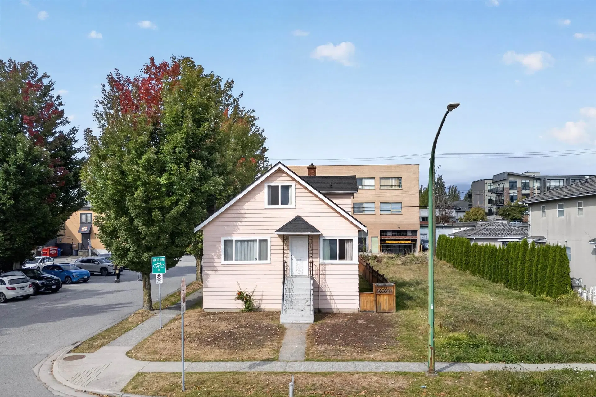 Photo 3 of 40 at 4205 Pender Street